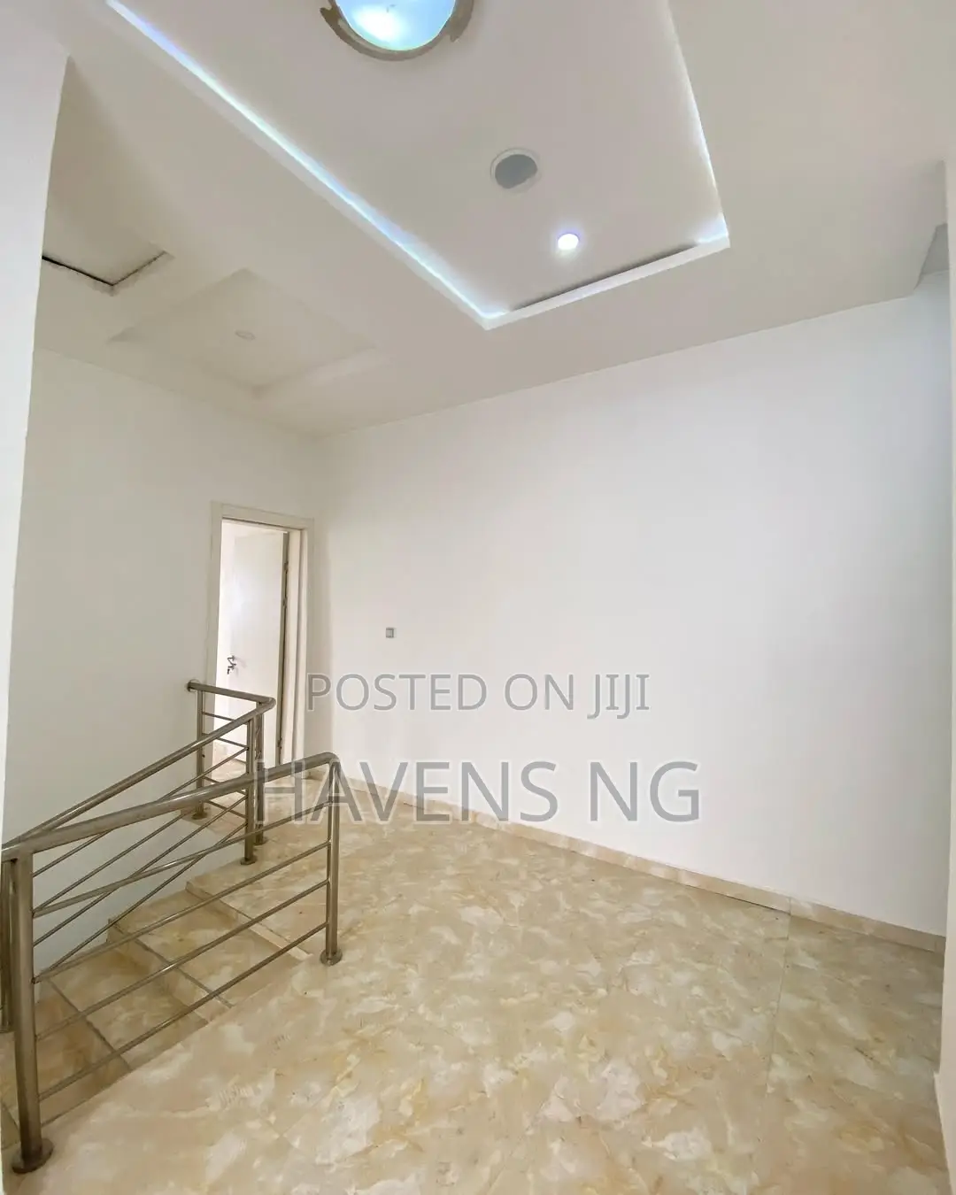 4bdrm Duplex in Chevron for sale