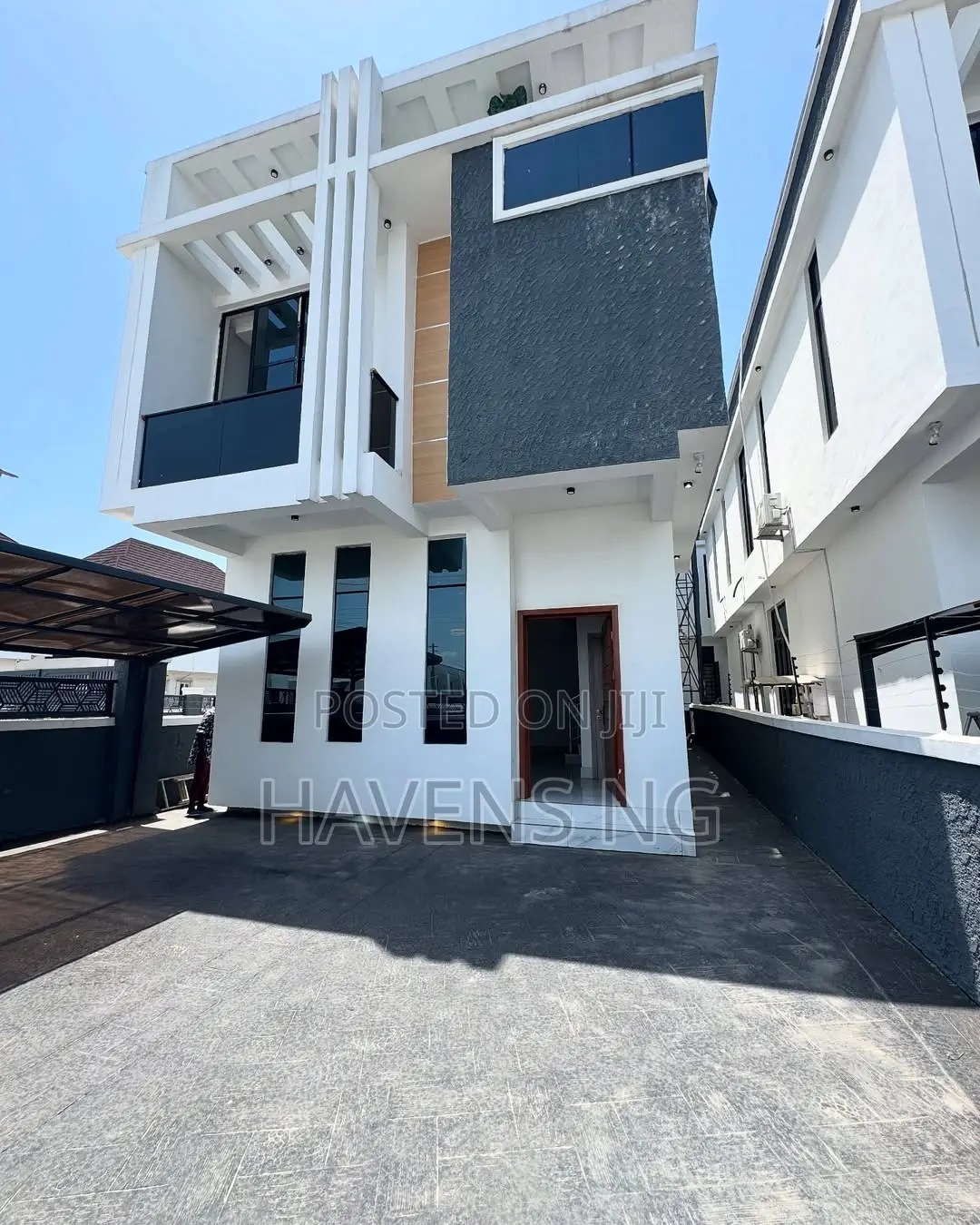 4bdrm Duplex in Lekki Phase 1 for sale