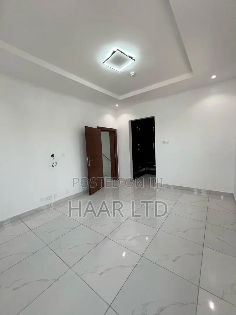 4bdrm Duplex in Ajah for sale