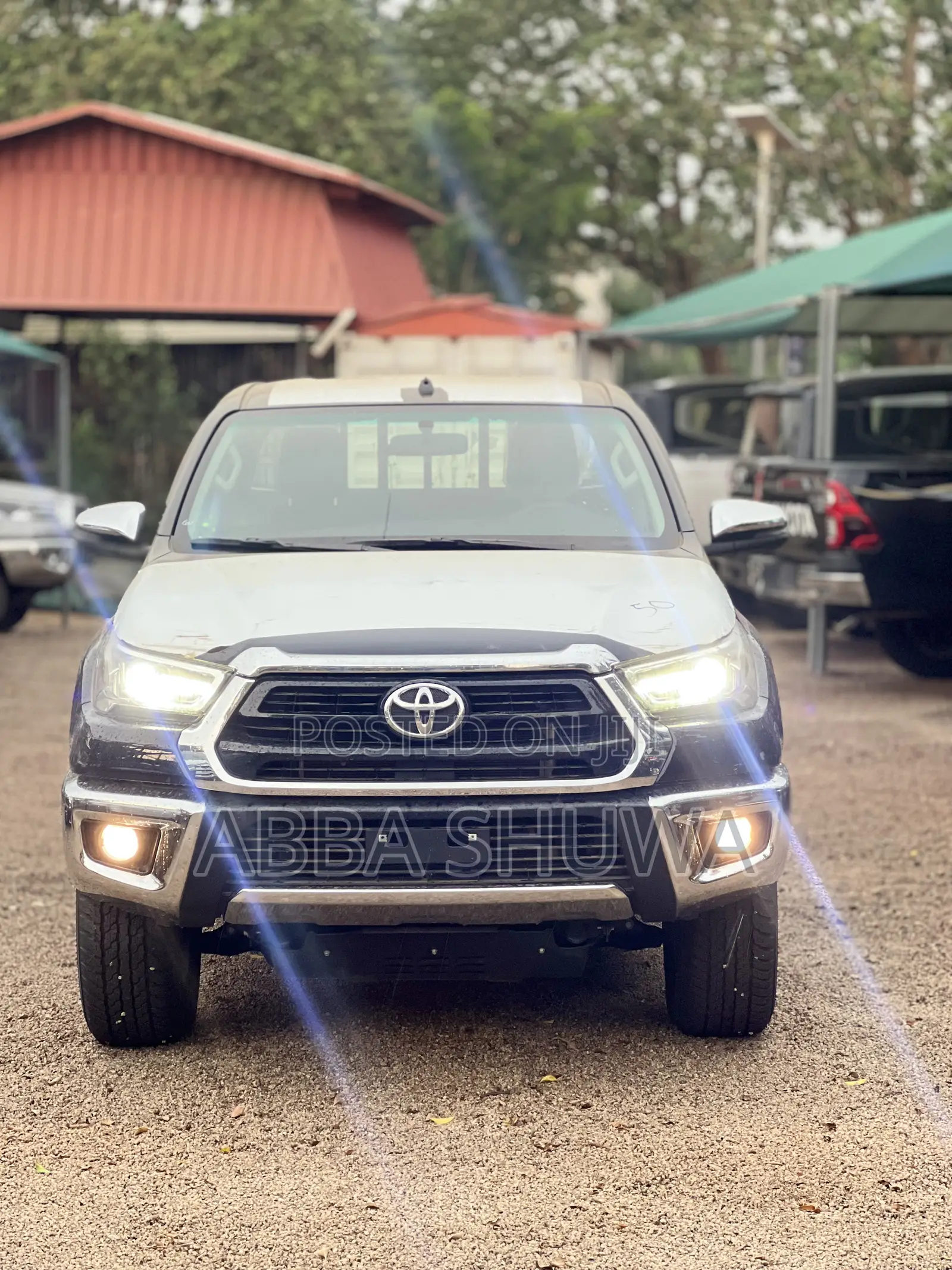 New Toyota Hilux 2025 Black
