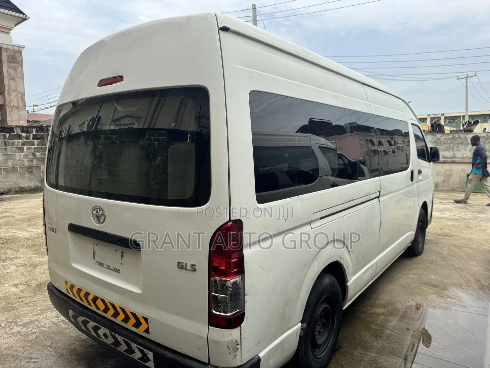 Toyota HiAce 2016 White