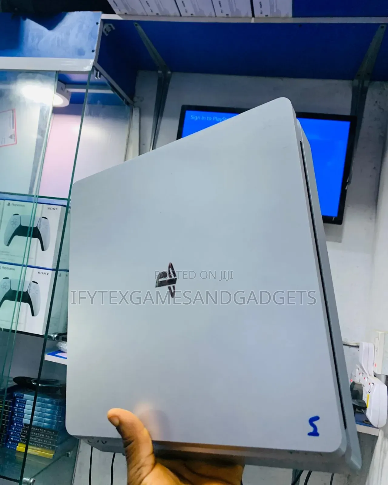 Neat Ps 4 Slim 500gb With Accessories and 1 Controller