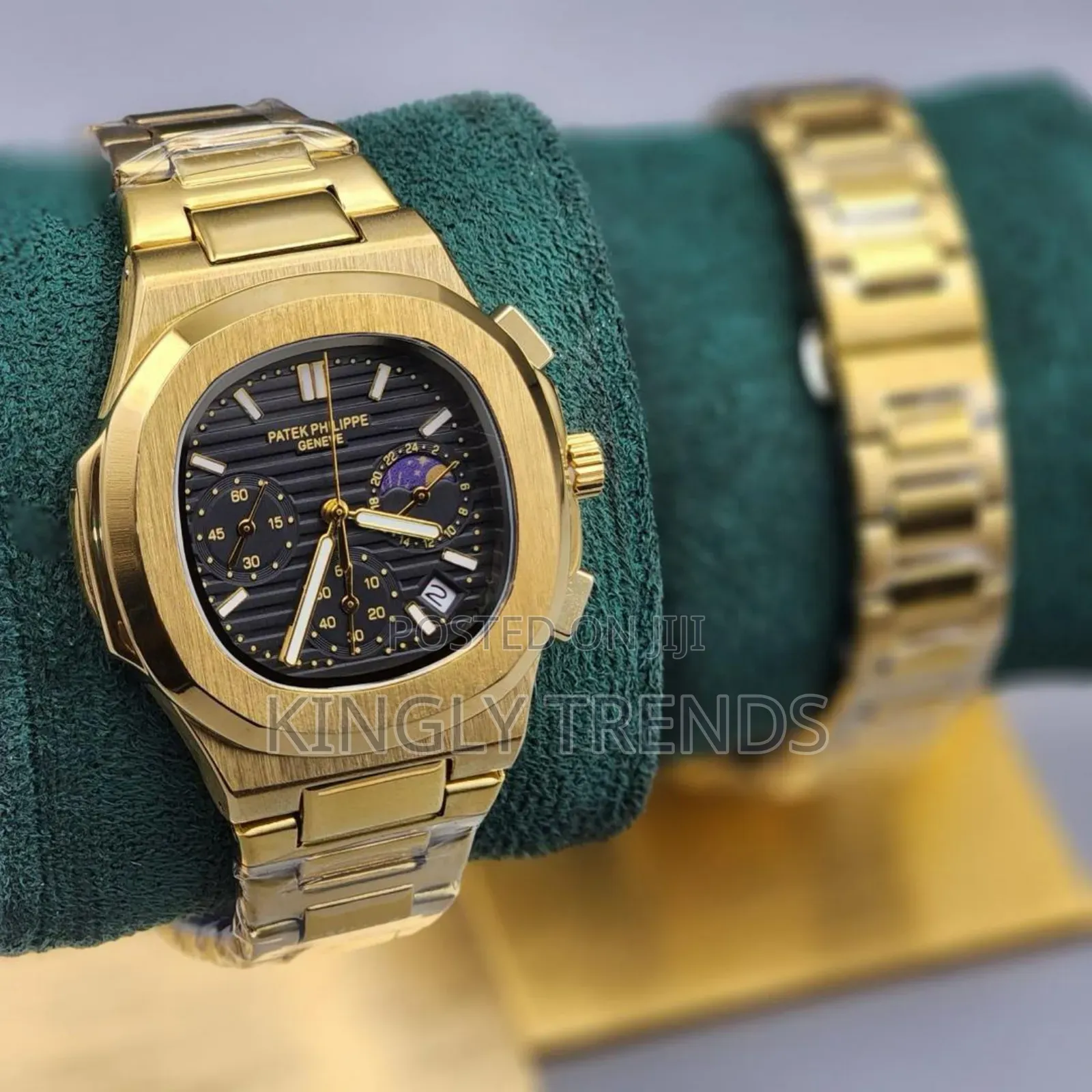 Patek Philippe Chronograph
For Men