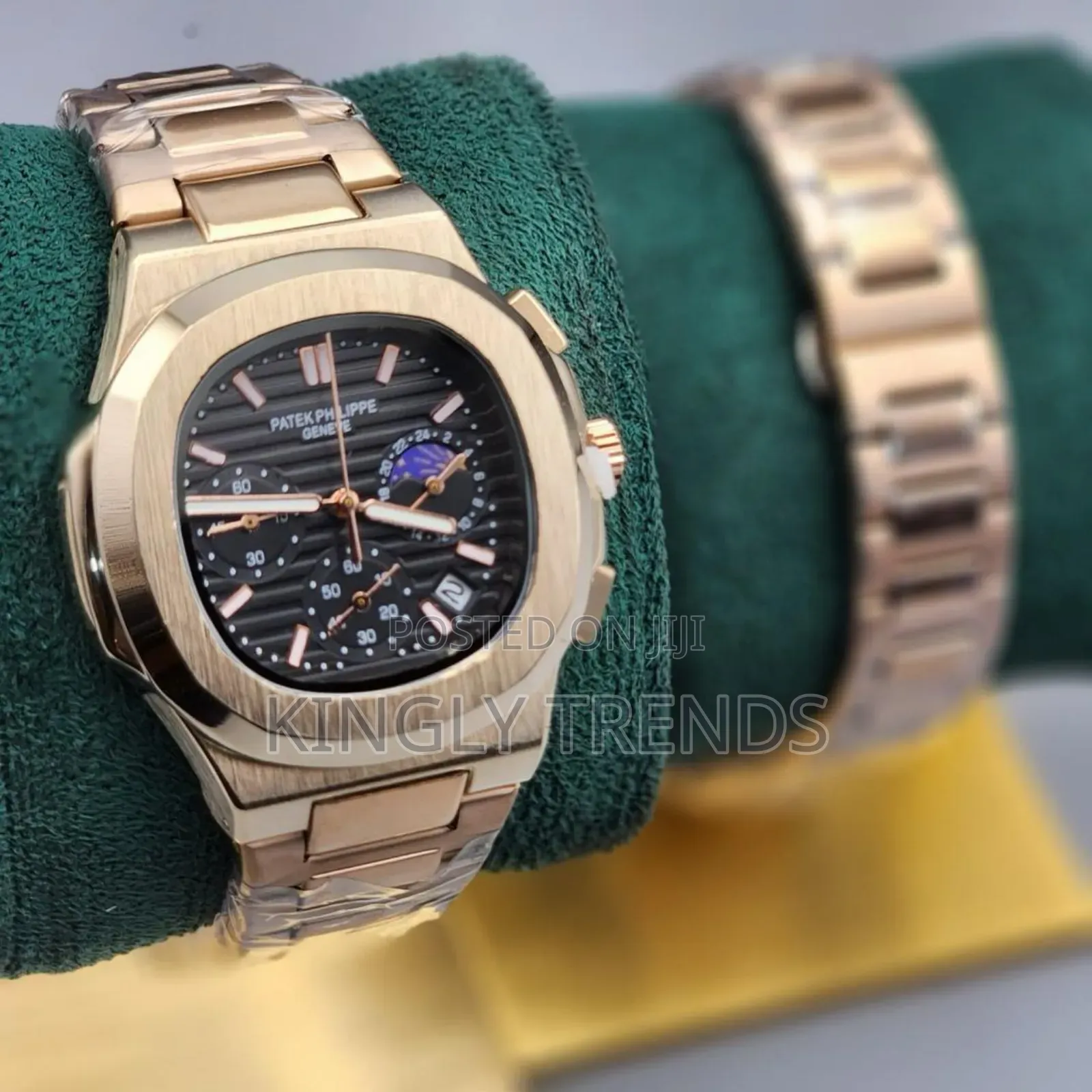 Patek Philippe Chronograph
For Men