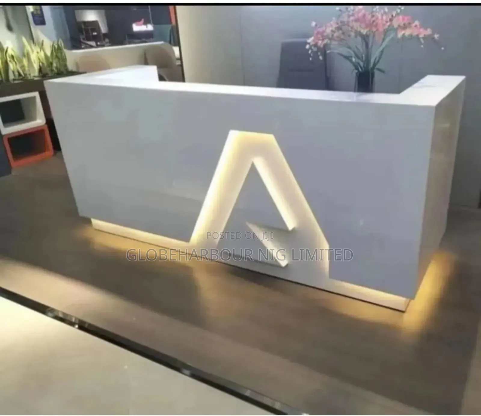Luxury Executive Reception Table