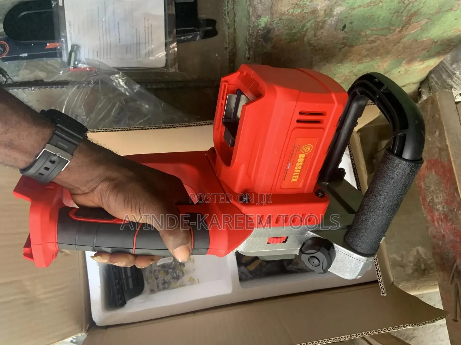 Cordless Chain Saw 16”