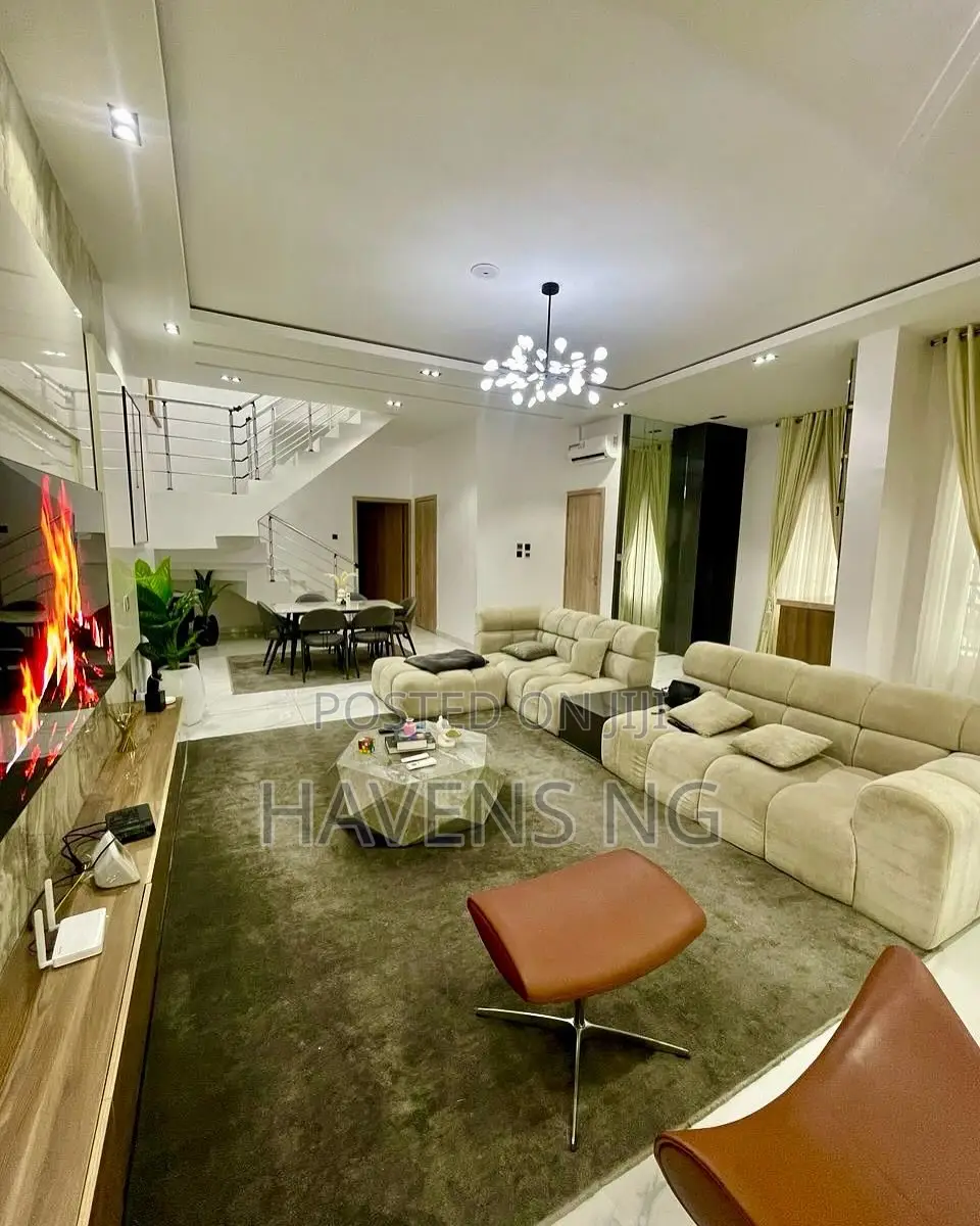 Luxury Smart and Brand New 3 Bedroom Residence.