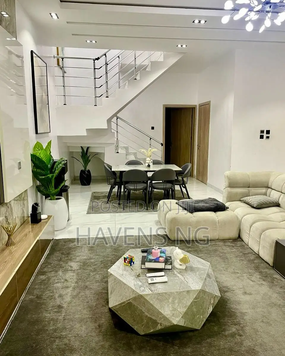 Luxury Smart and Brand New 3 Bedroom Residence.