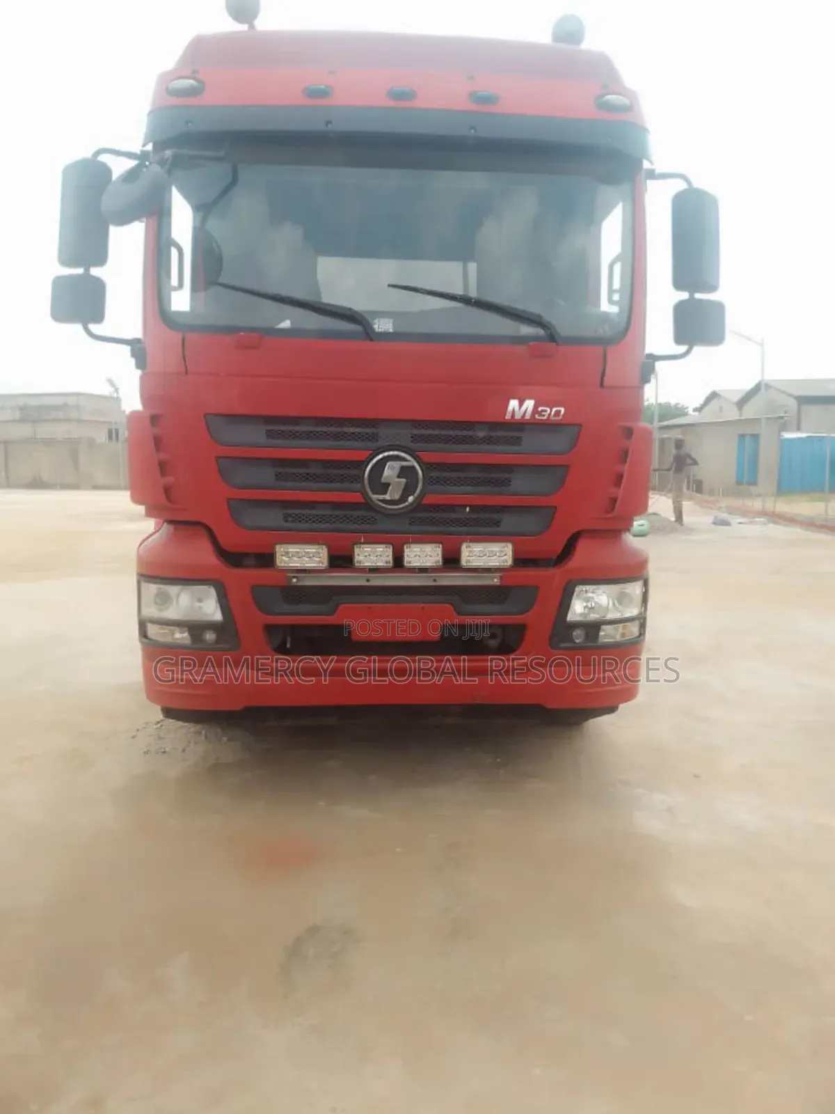 Tokunbo Complete Shacman 40 Tons Lowbed Semi Trailer Truck