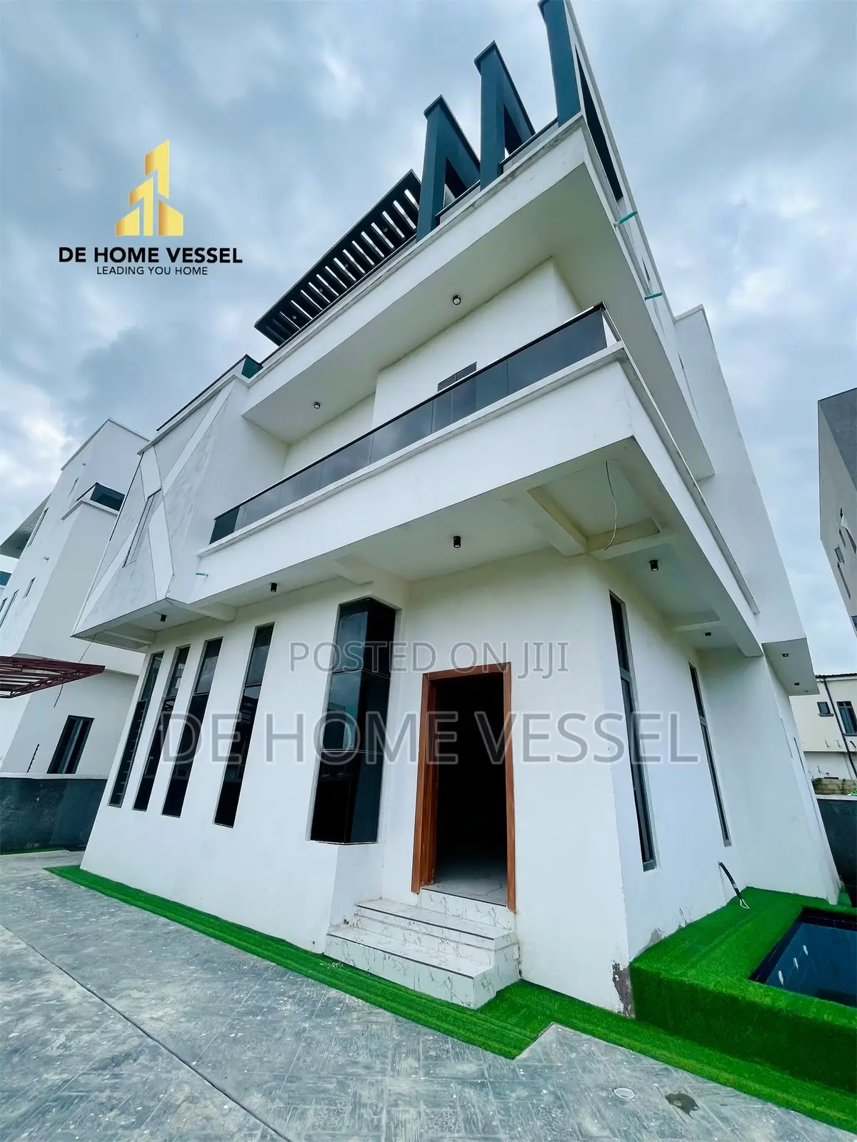 6bdrm Duplex in Ikate for sale