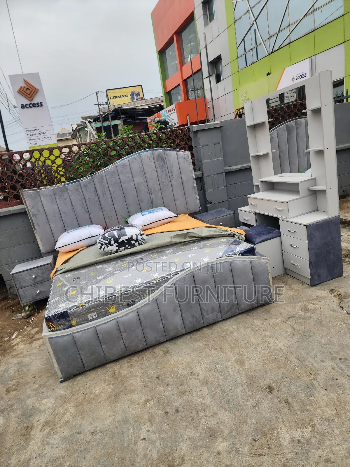 6by6 Complete Set of Upholstery Padded Bed.