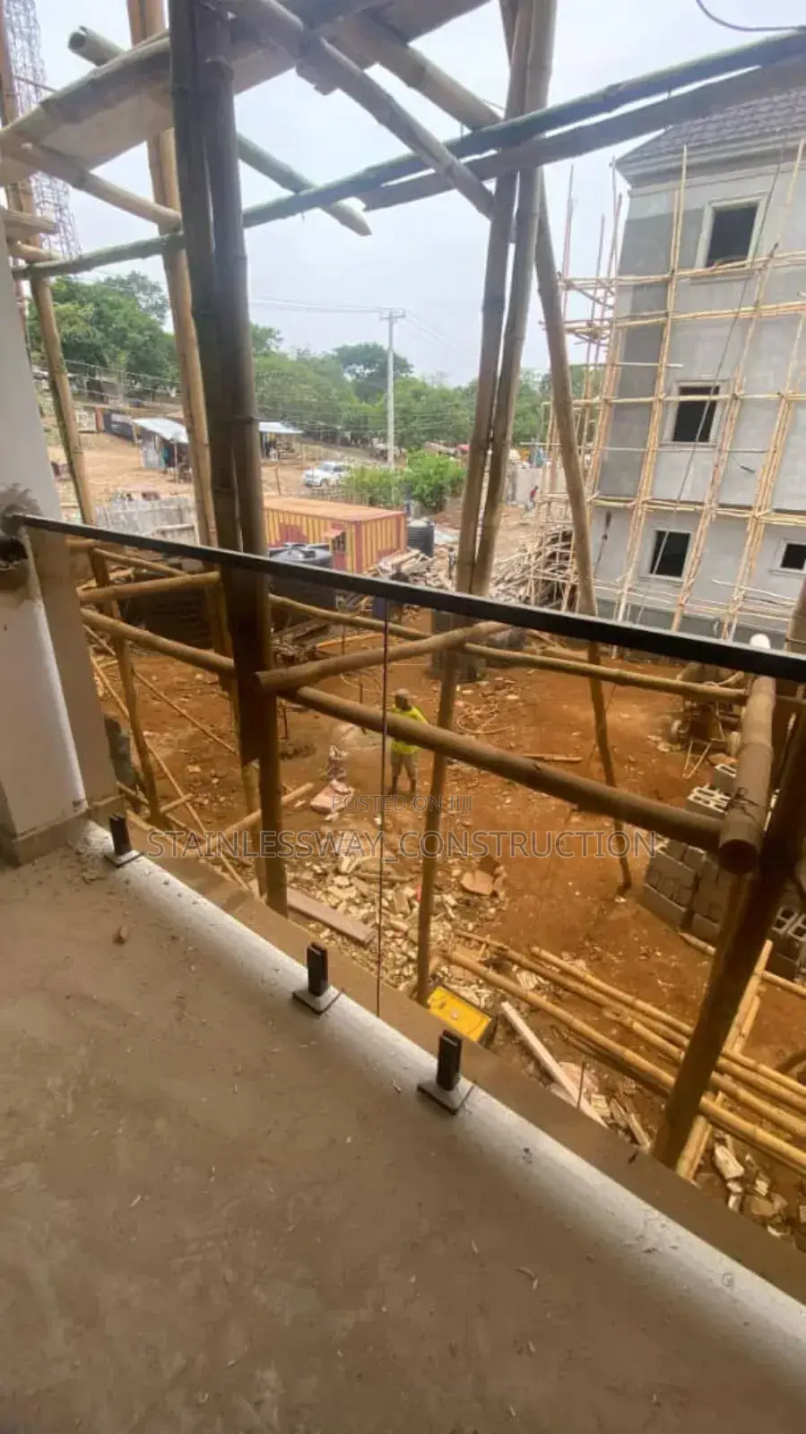 Tinted Balcony Handrails With Sigots