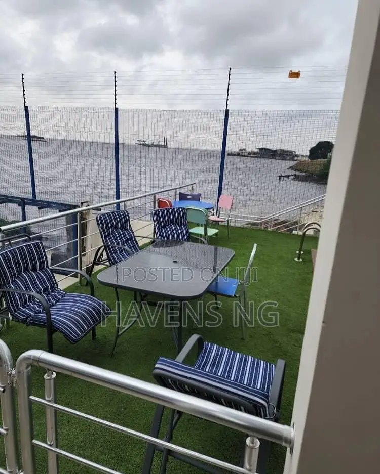 Luxury and Modern Waterfront 4-Bedroom Terrace Duplex
