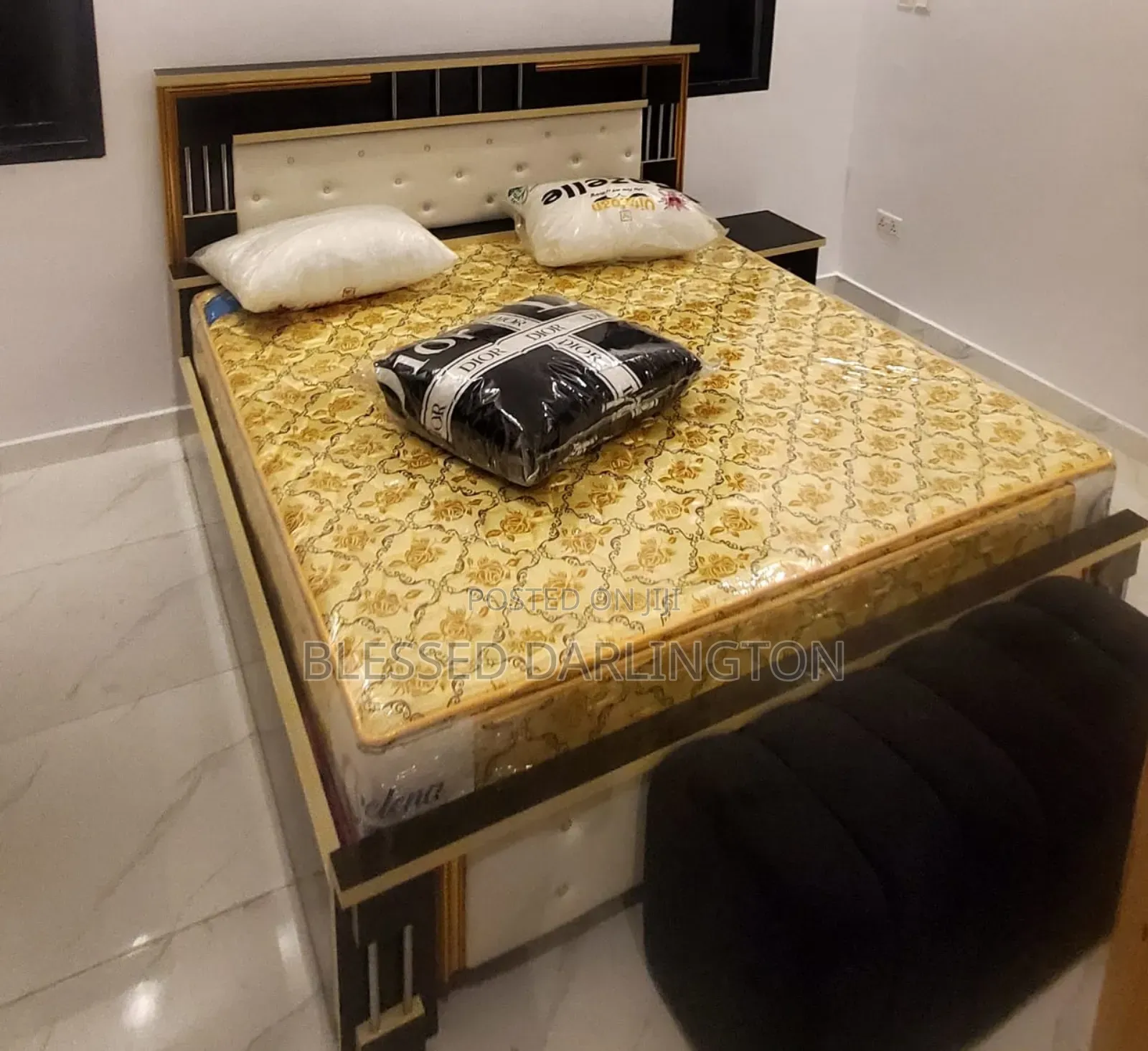 Quality 6x6 Wood Frame With One Side Cabinets