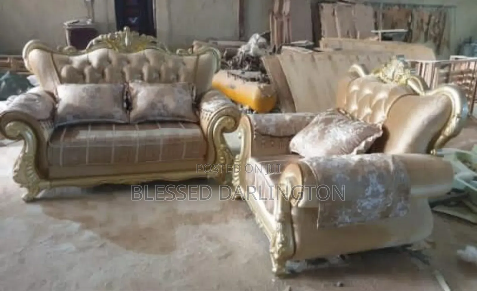 Fabulous Quality Royal Sitting Room Chair