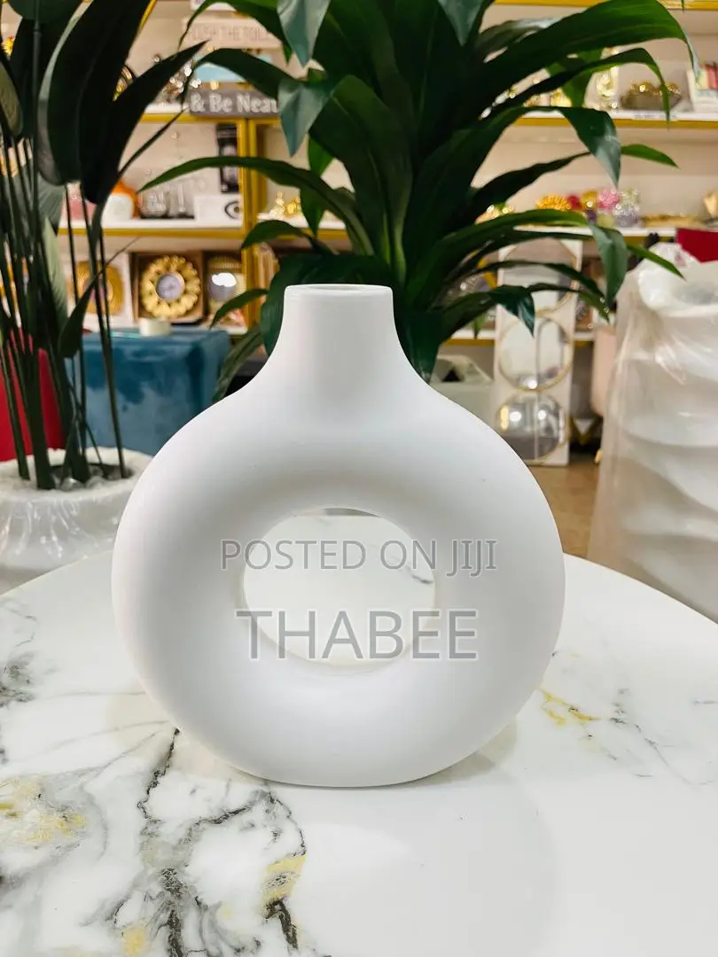 Plastic Doughnut O Nordic Vase.
