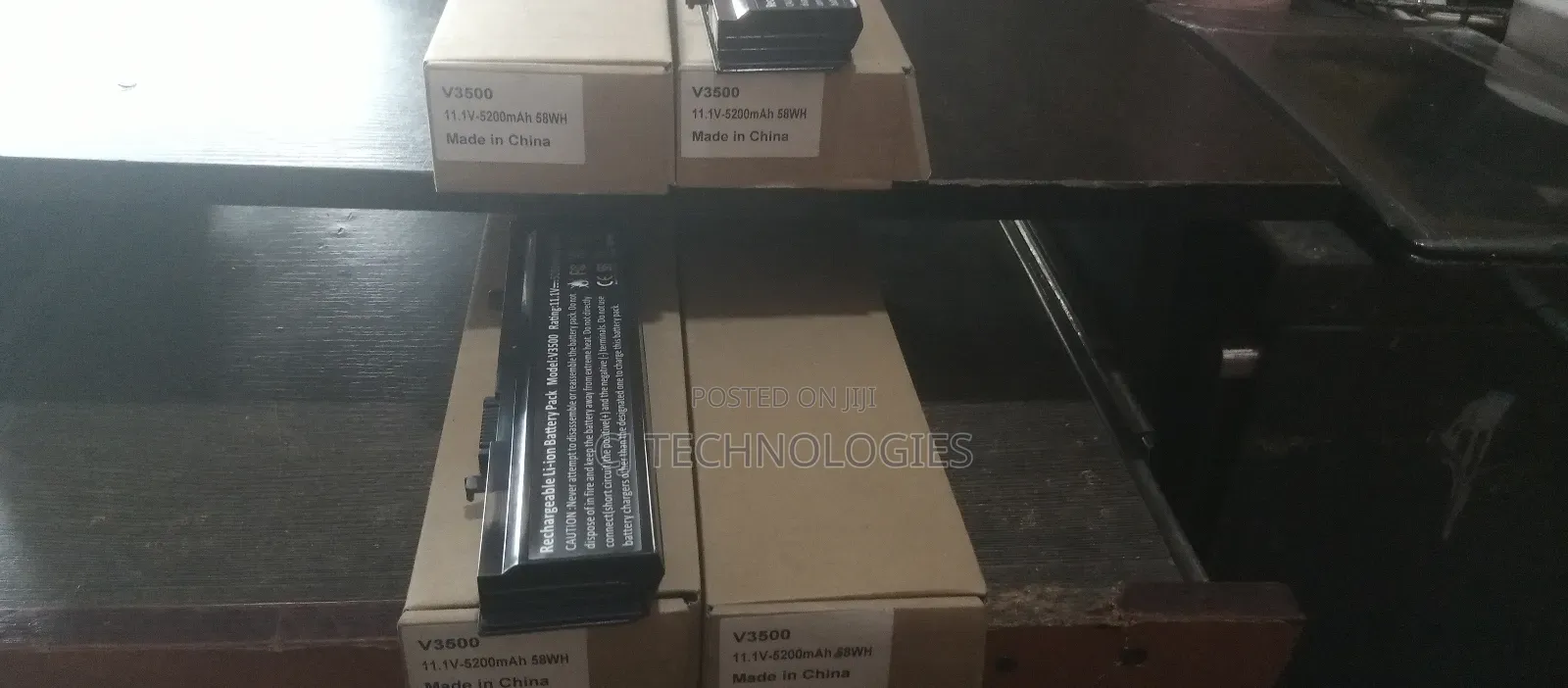 Dell Vostro 3500, 3700, and 3400 Series. V3500 Battery
