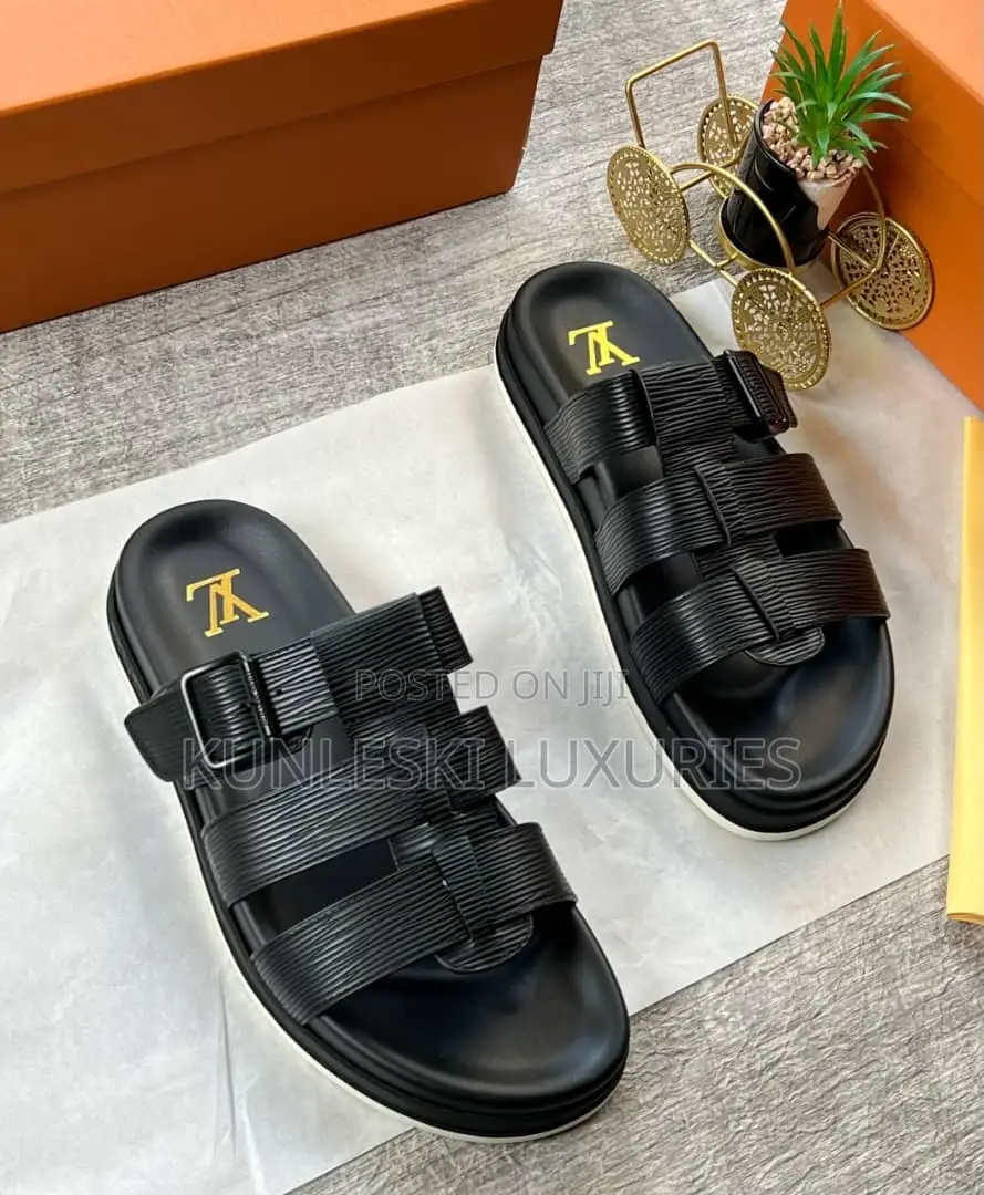 Matured Louis Vuitton Leather Slipperes for Men