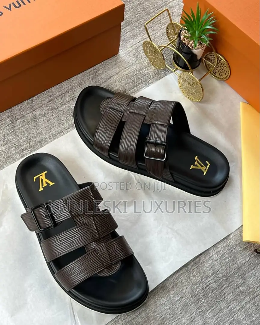Matured Louis Vuitton Leather Slipperes for Men