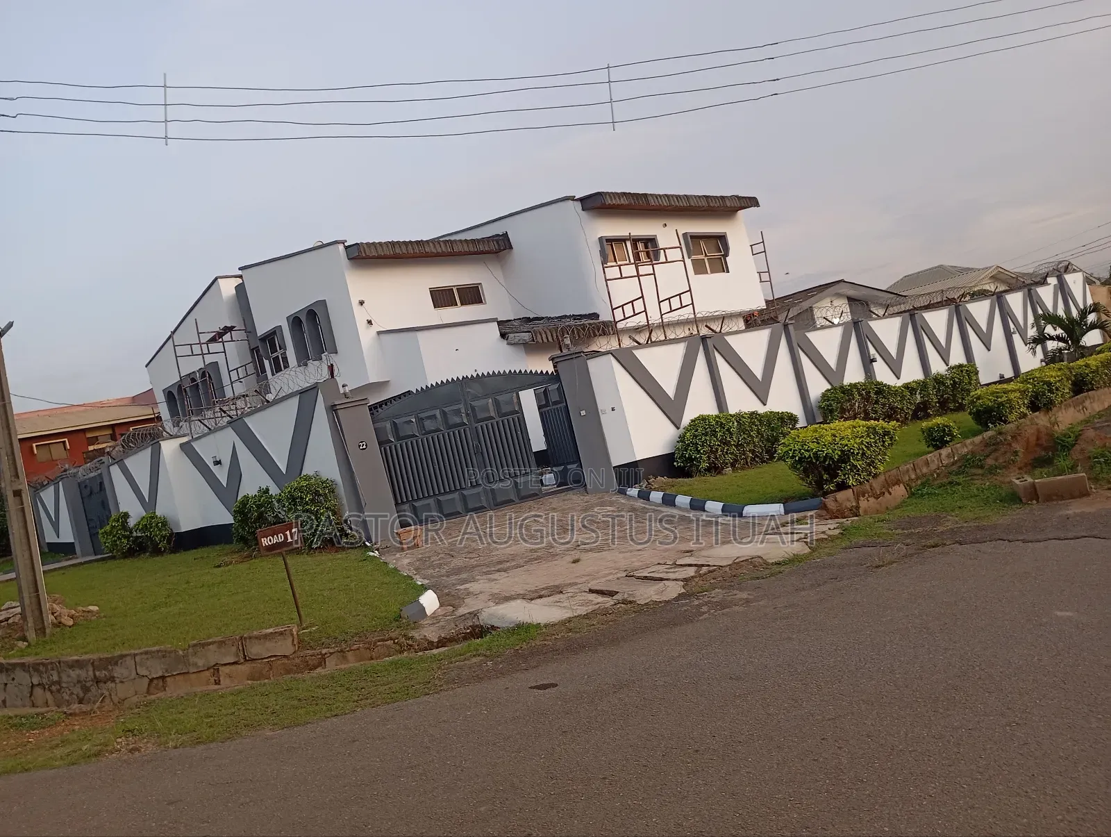 Luxury House Screeder and Painters