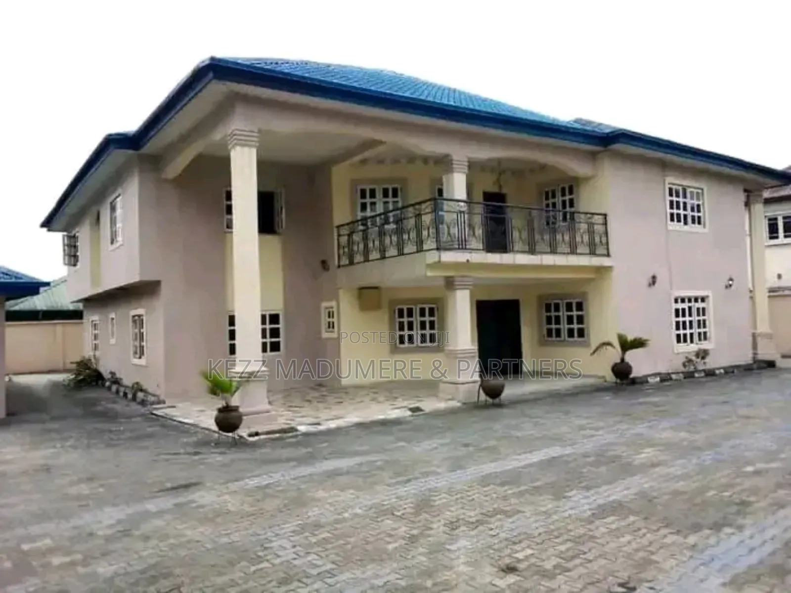 6bdrm Duplex in Rumuibekwe Housing for sale