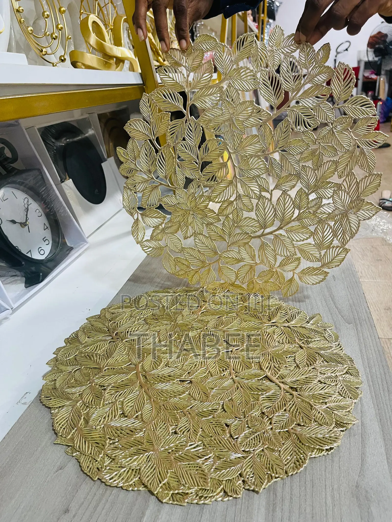 6 PCS Circular Gold Dining Table Mat Set.