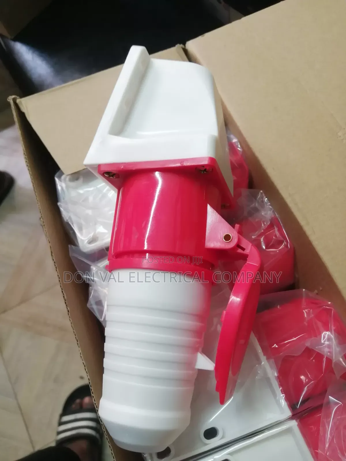 4pin 32amps Industrial Sockets