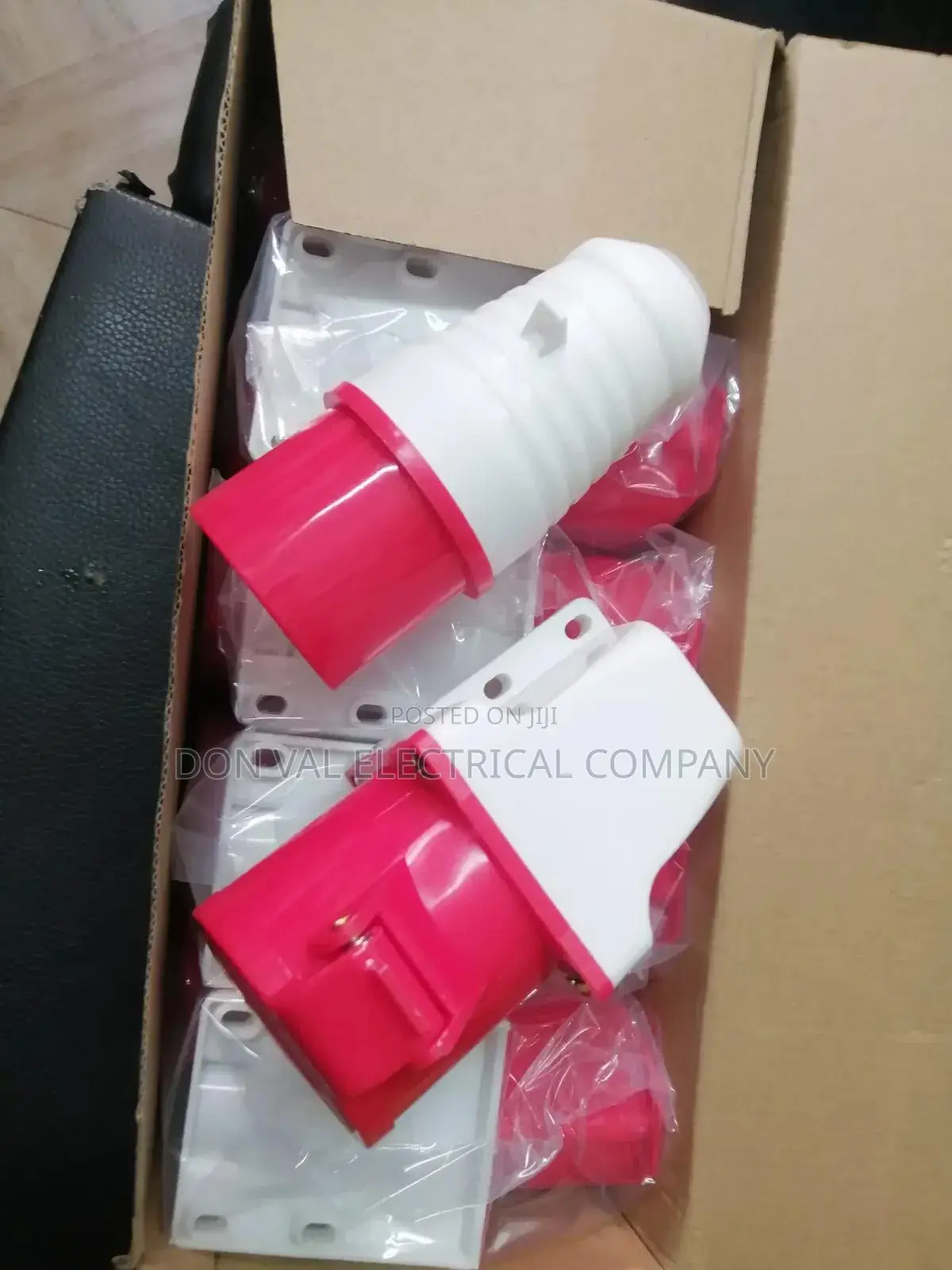 32amps 4pin Industrial Sockets