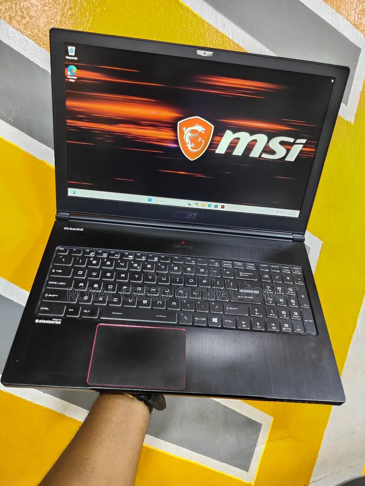 Laptop MSI GS63 Stealth 8RD 32GB Intel Core I7 HDD+SSD 1T