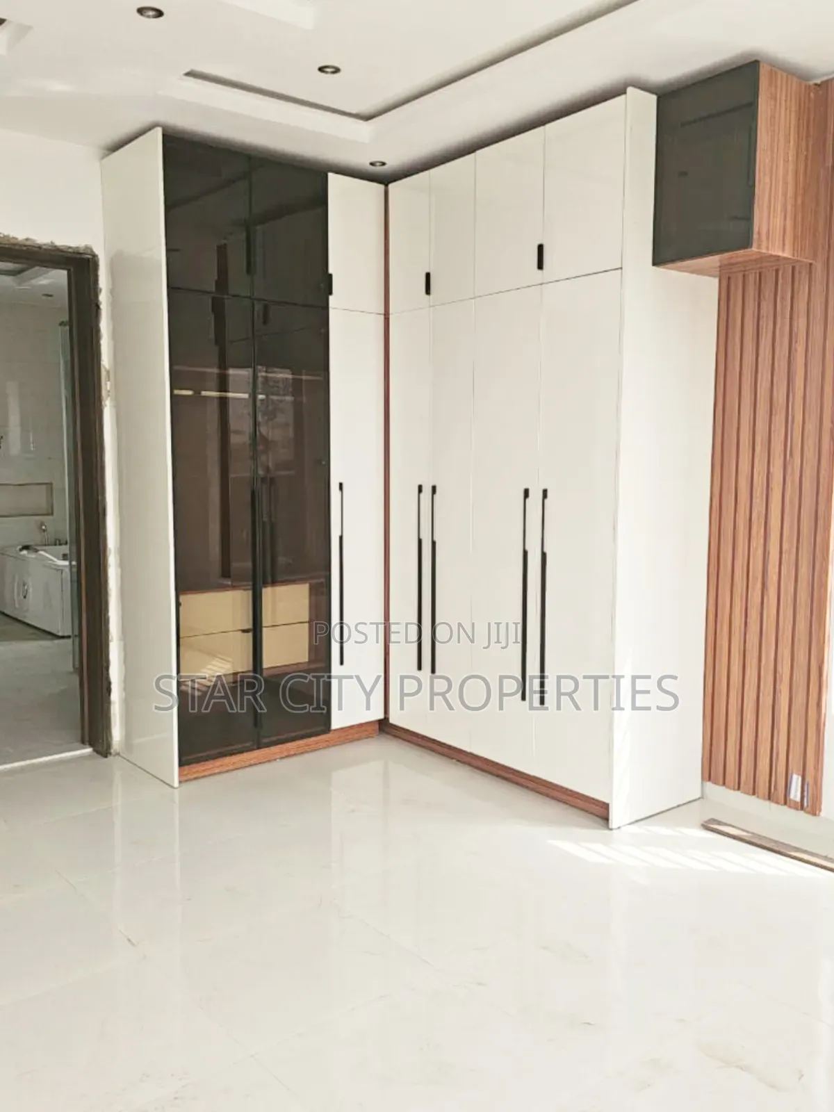 5bdrm Duplex in Magodo Phase 2 Gra for rent