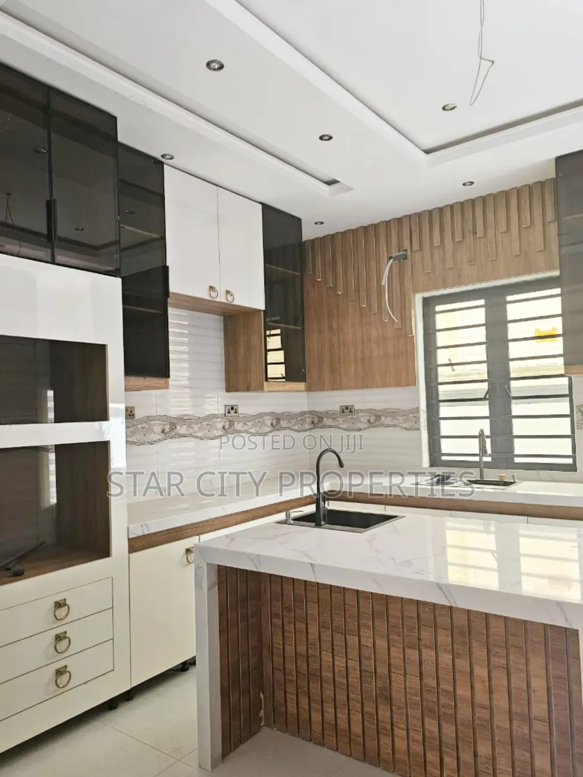5bdrm Duplex in Magodo Phase 2 Gra for rent