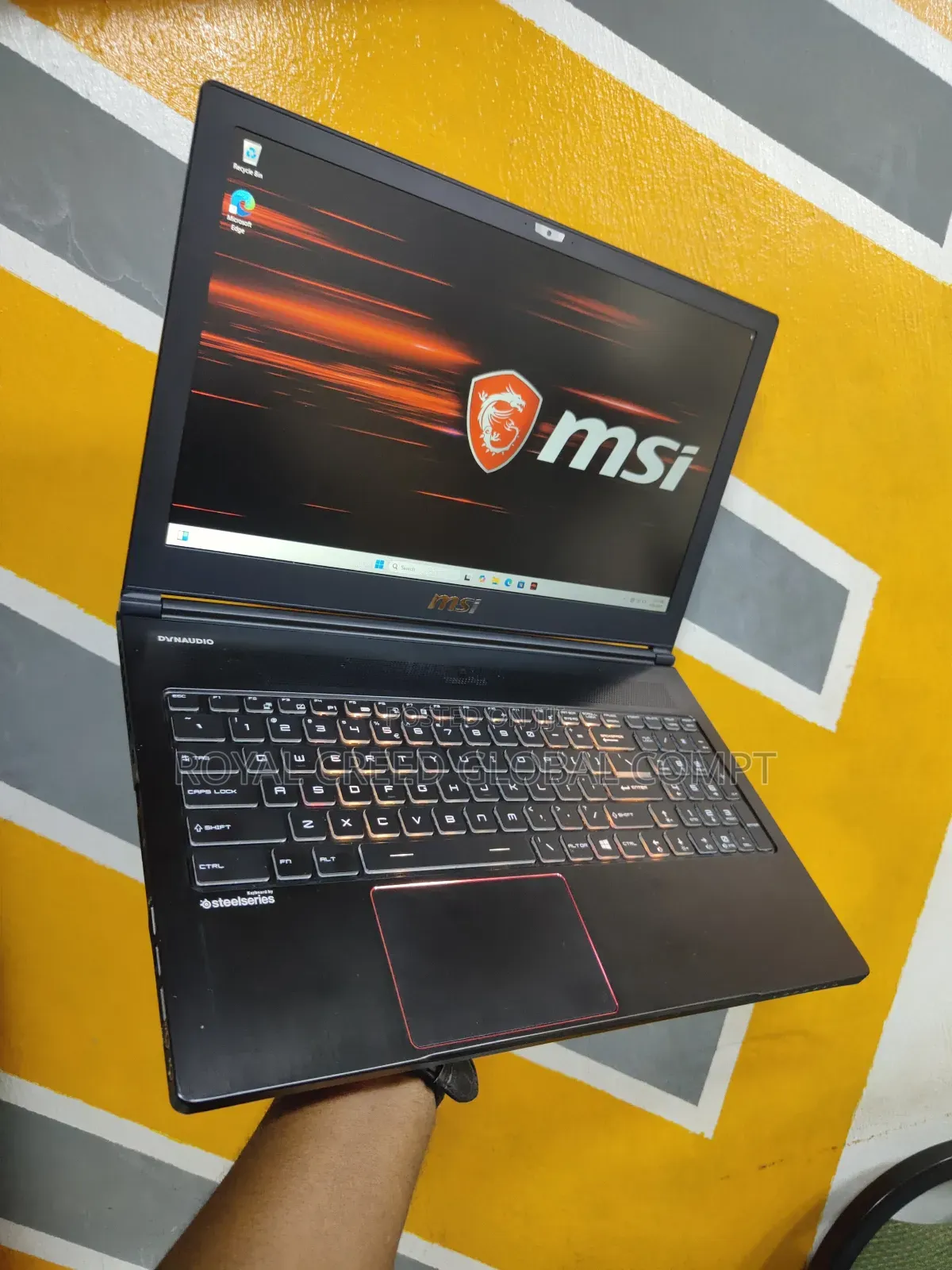 Laptop MSI GS63 Stealth 8RE 32GB Intel Core I7 HDD+SSD 1T