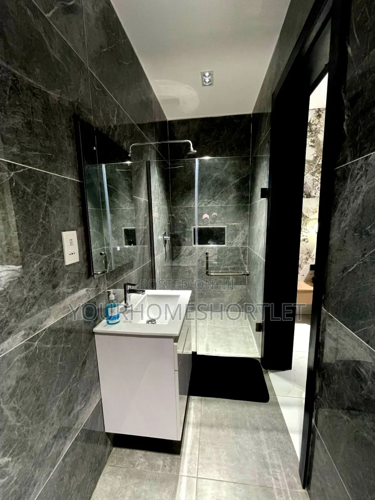 2 Bedroom Maisonate Apartment With Pool and Ps5