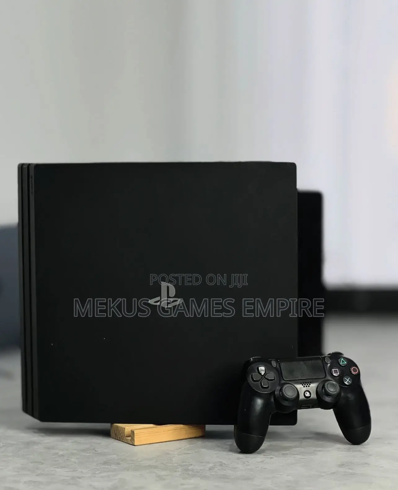 Ps4 Pro ( Low Version) Plus 10 Games Both Fc25,Mk, More