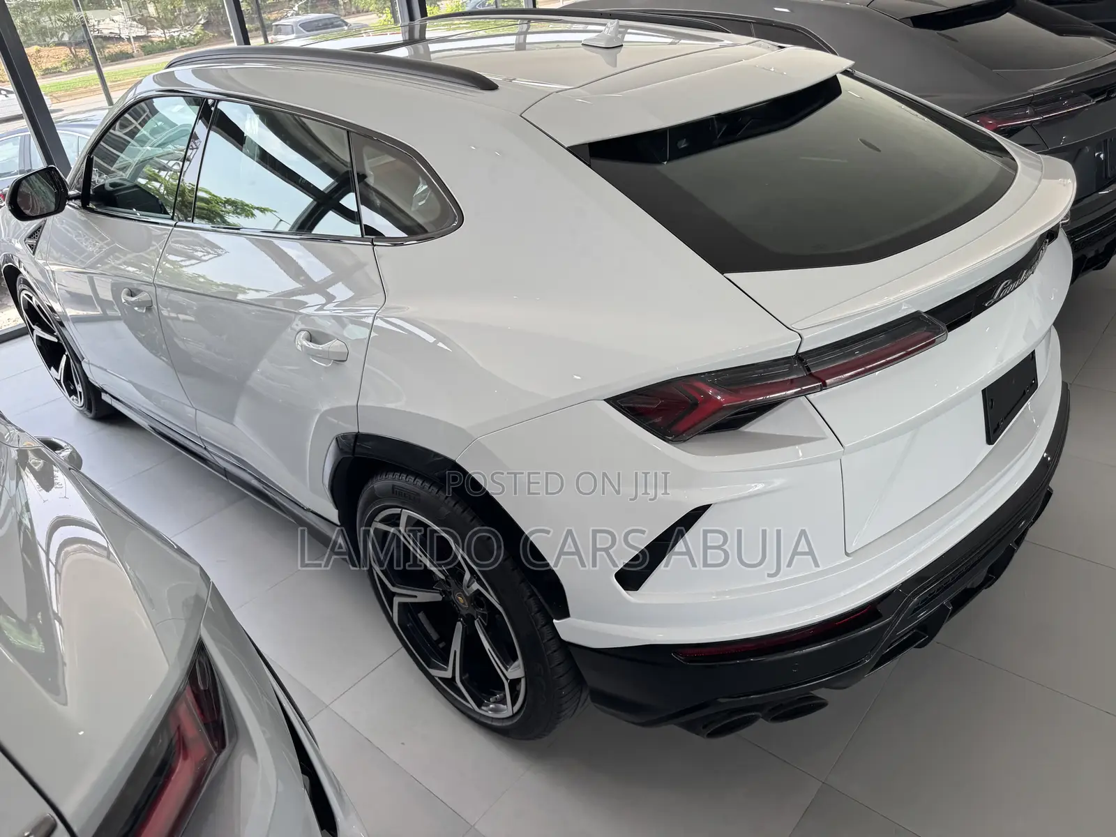Lamborghini Urus 2021 White