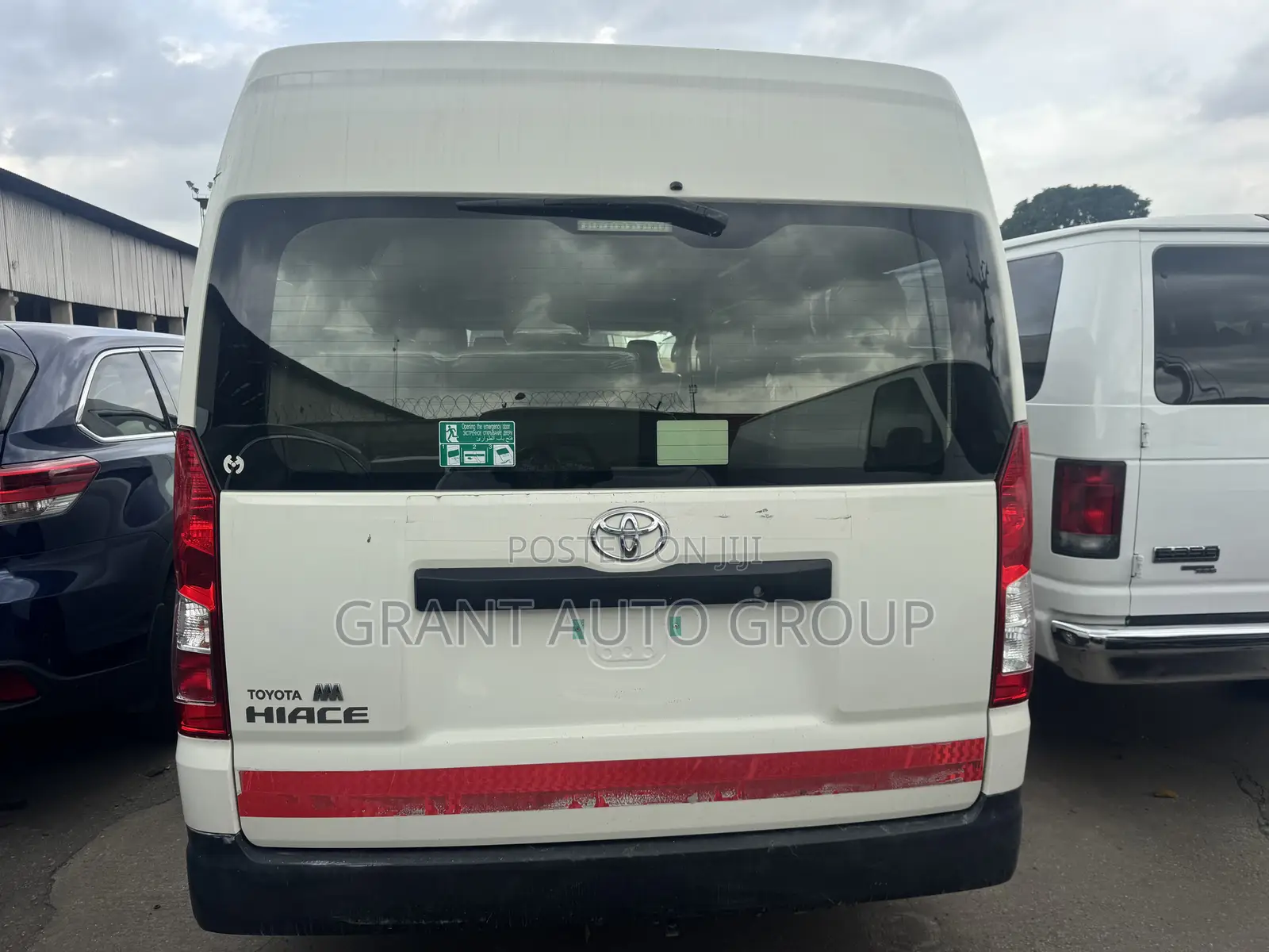 Toyota HiAce 2021 White