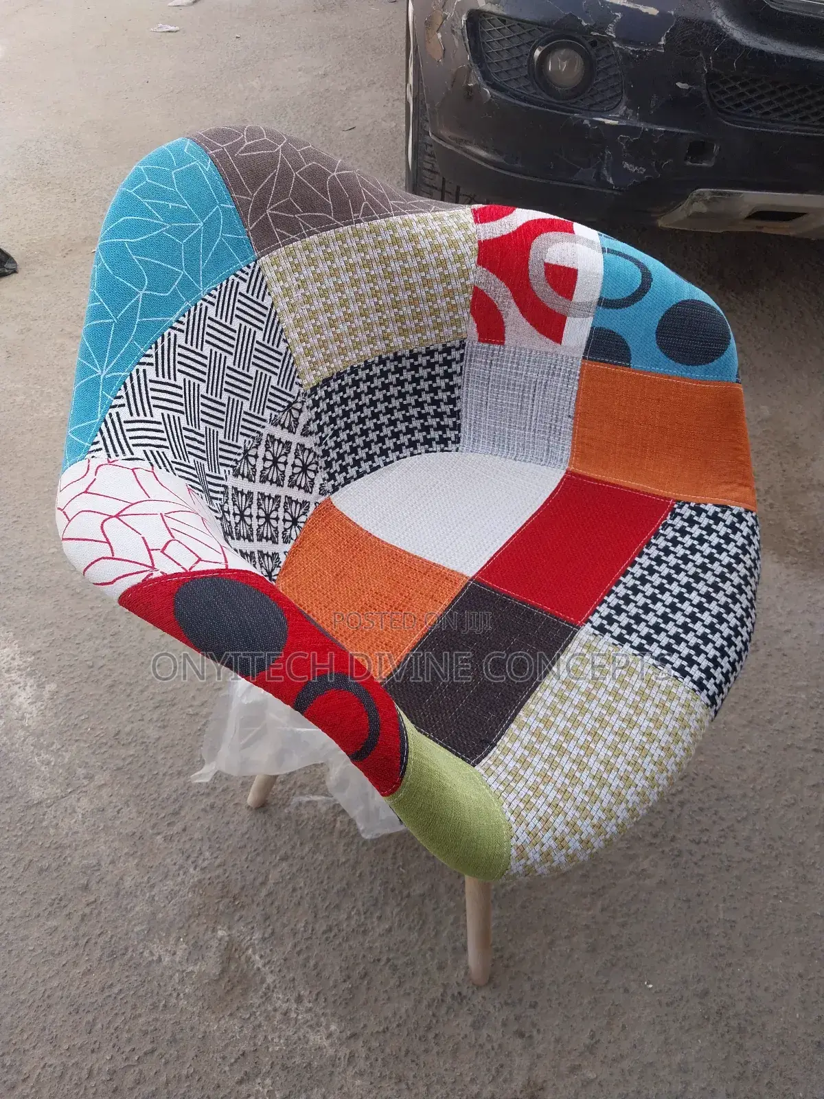 Combined Colours Wooden Leg Chair