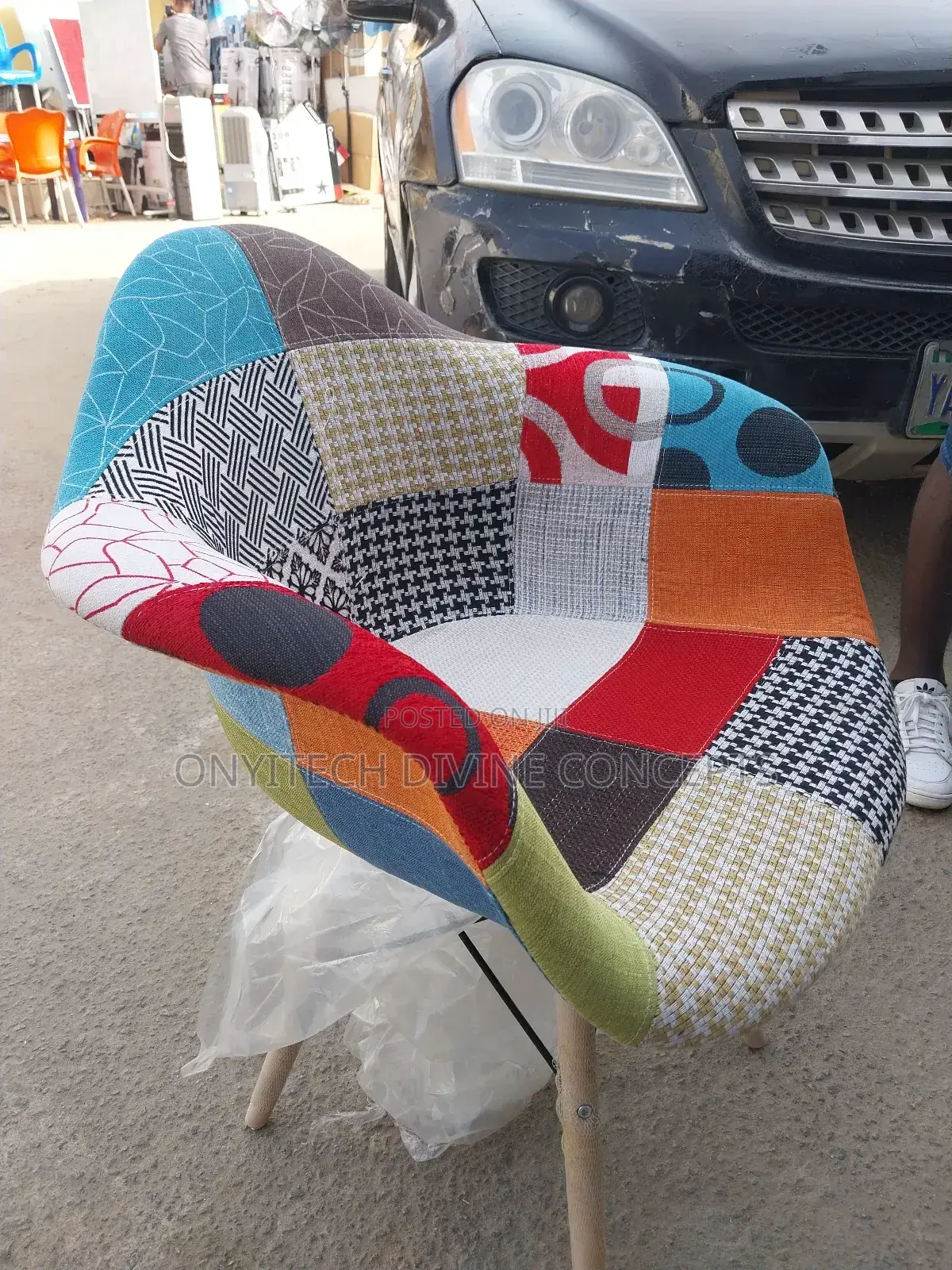 Combined Colours Wooden Leg Chair