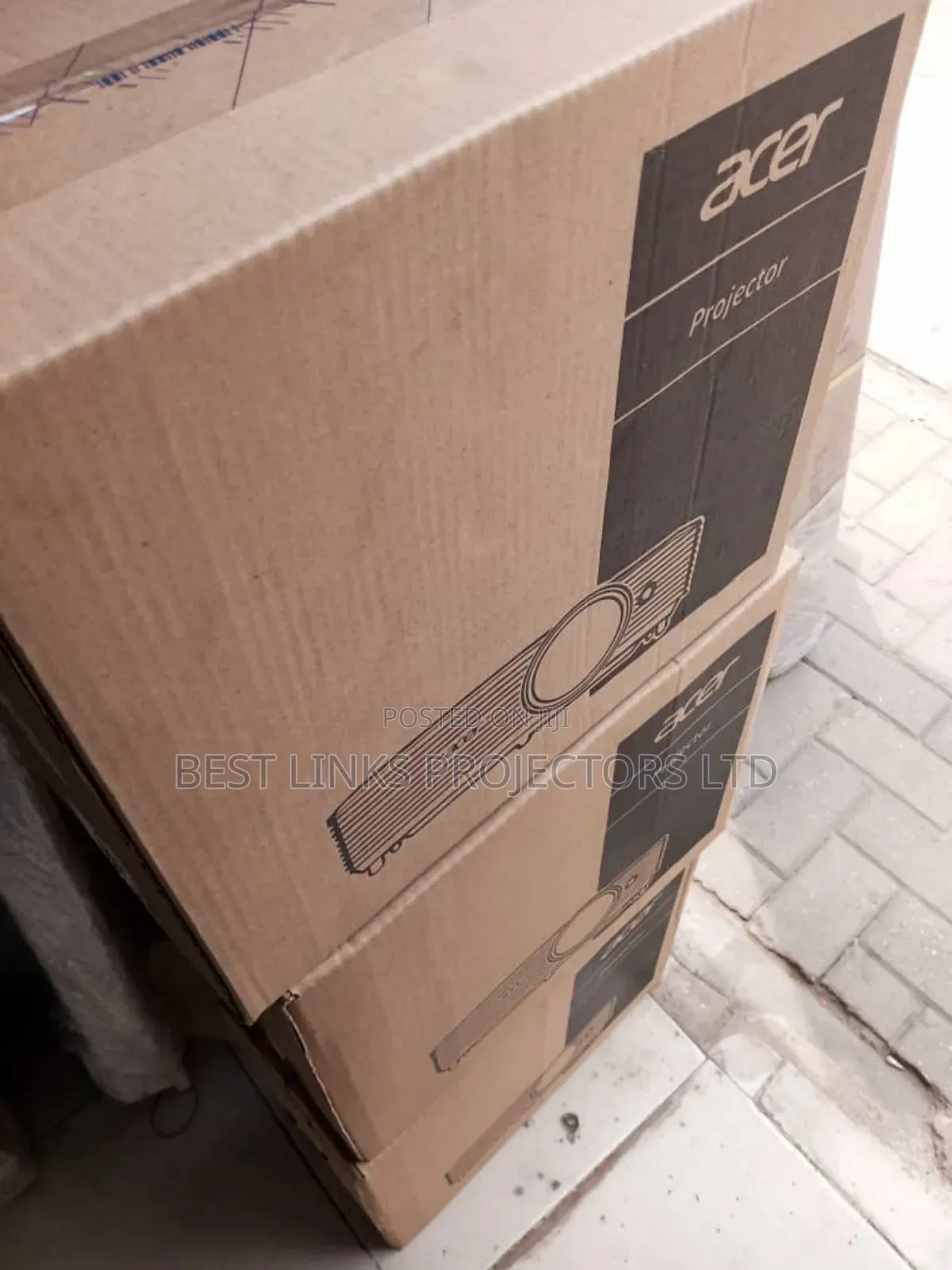 Acer 4000 Lumens Available