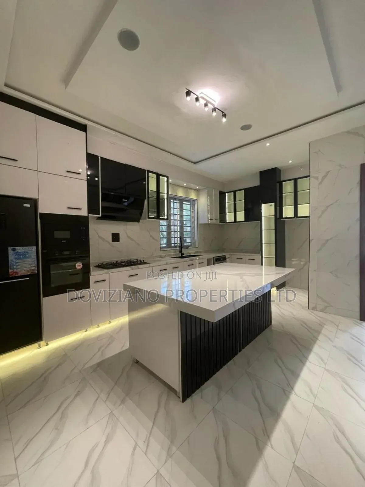 Furnished 5bdrm Duplex in Lekki for sale