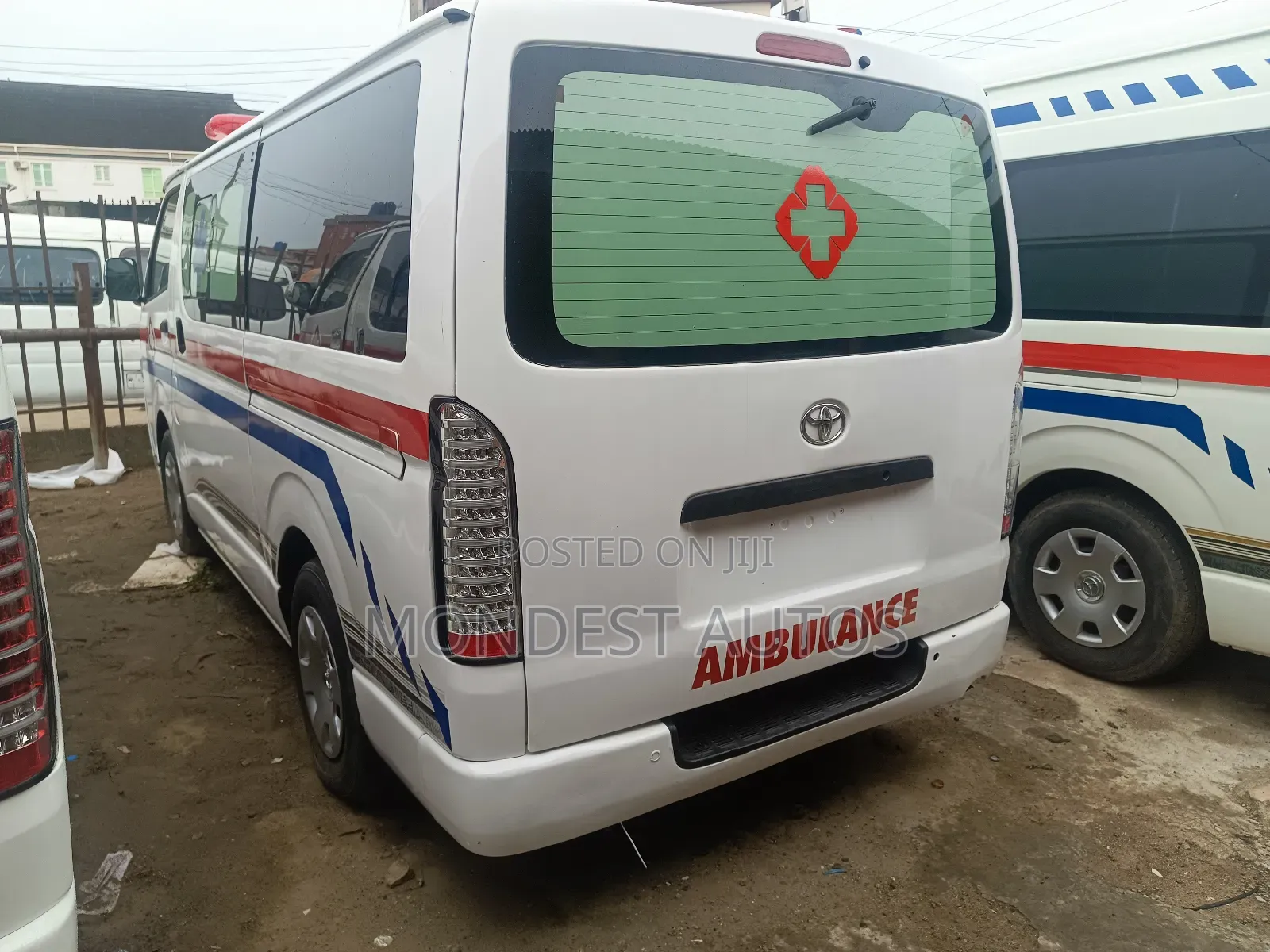 Toyota HiAce 2014 White