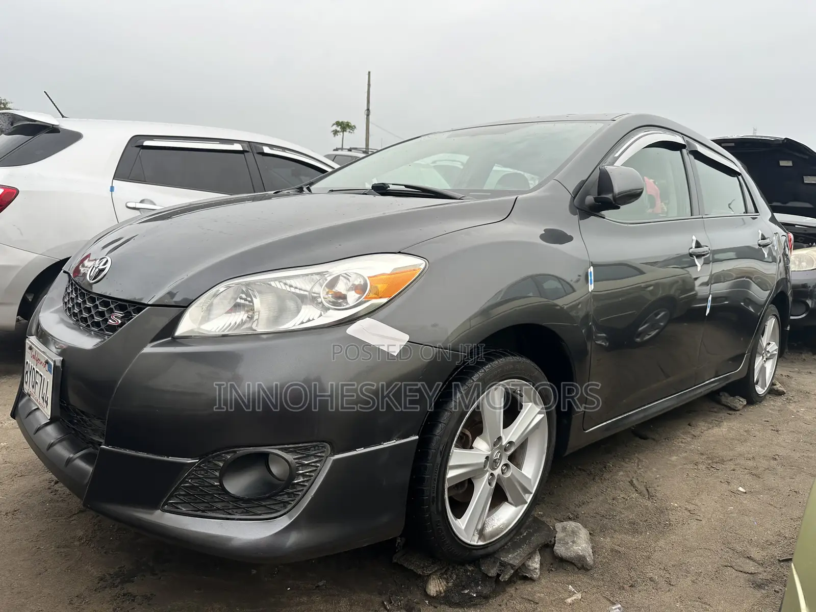 Toyota Matrix S Hatchback FWD (2.4L 4cyl 5A) 2010 Gray