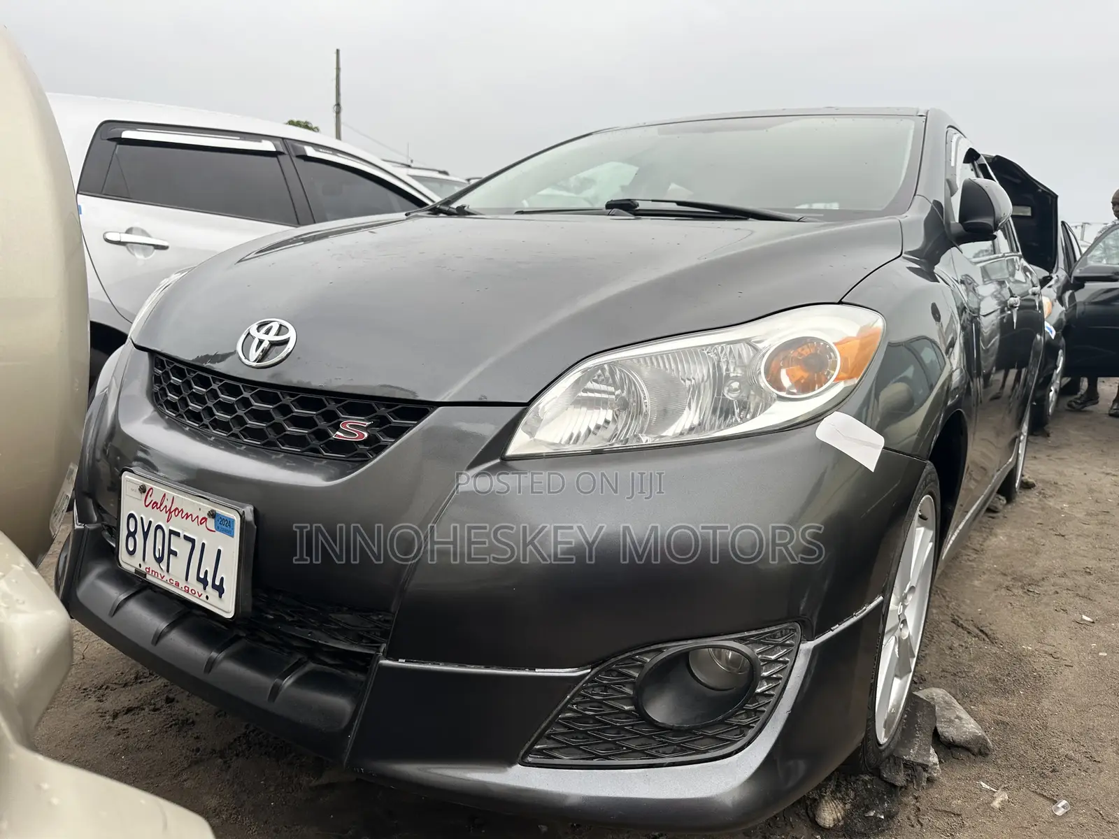 Toyota Matrix S Hatchback FWD (2.4L 4cyl 5A) 2010 Gray