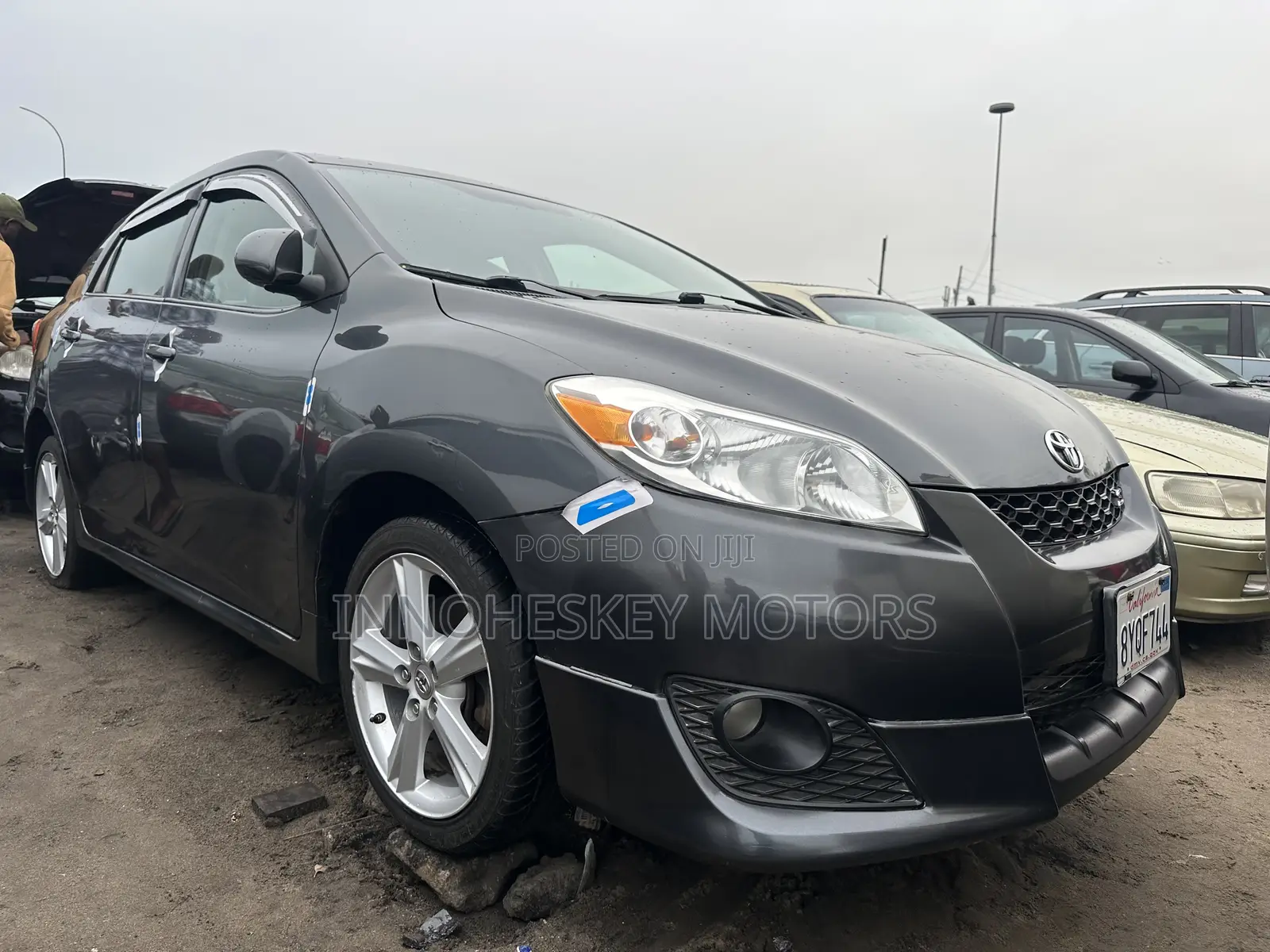 Toyota Matrix S Hatchback FWD (2.4L 4cyl 5A) 2010 Gray