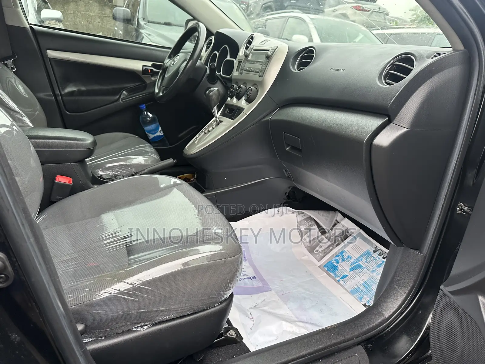 Toyota Matrix Hatchback FWD (1.8L 4cyl 5M) 2010 Black