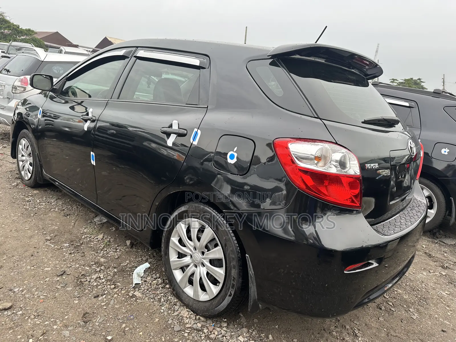 Toyota Matrix Hatchback FWD (1.8L 4cyl 5M) 2010 Black