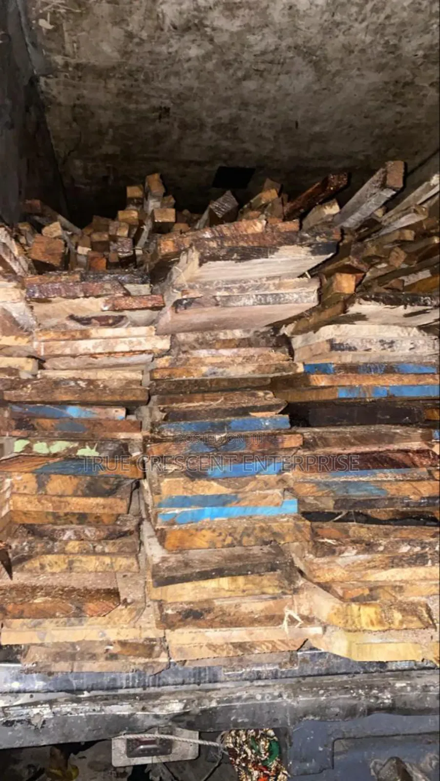 All Sizes of Soft and Hard Wood for Roofing and Formwork