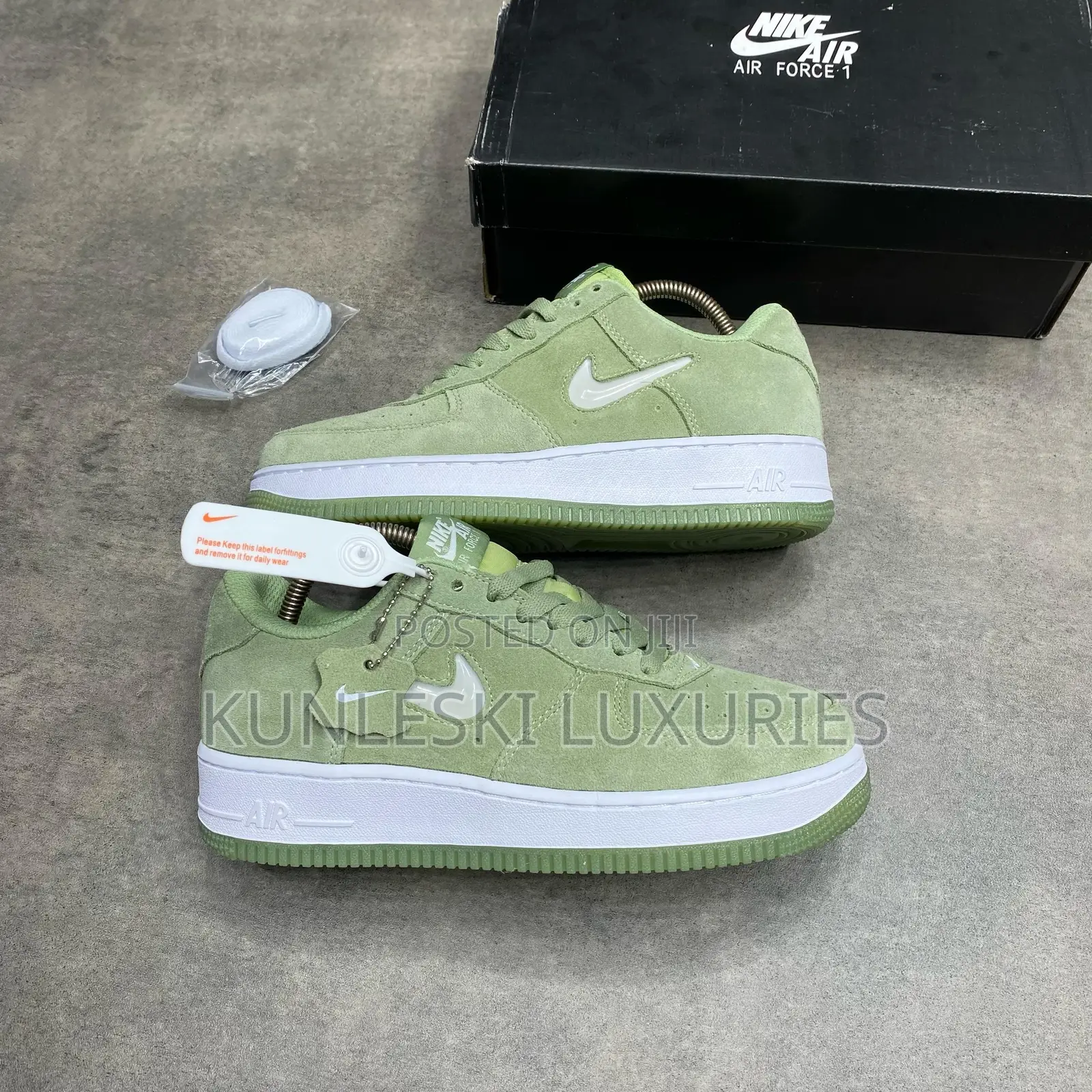 Original Nike Air Force 1 07 Lx Oil Green Sneakers