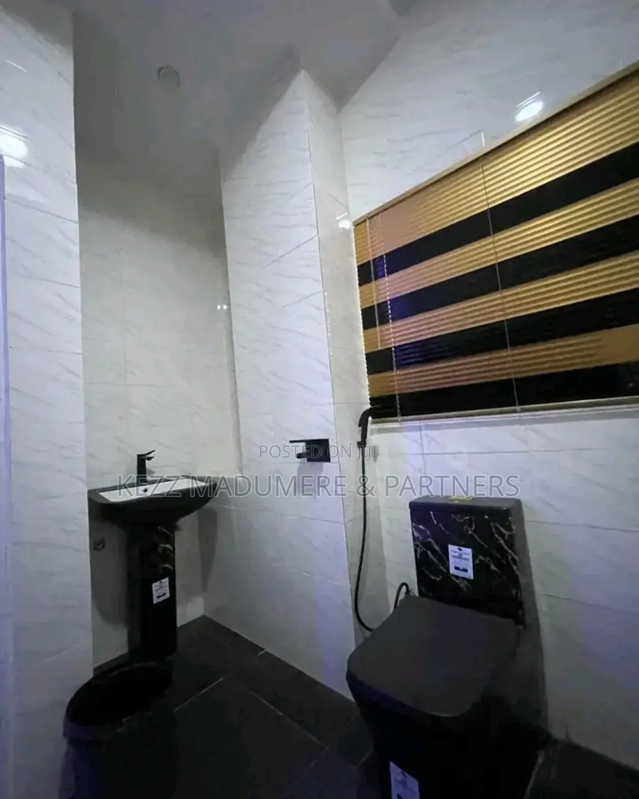 7bdrm Duplex in Eneka Eliozu Link for sale