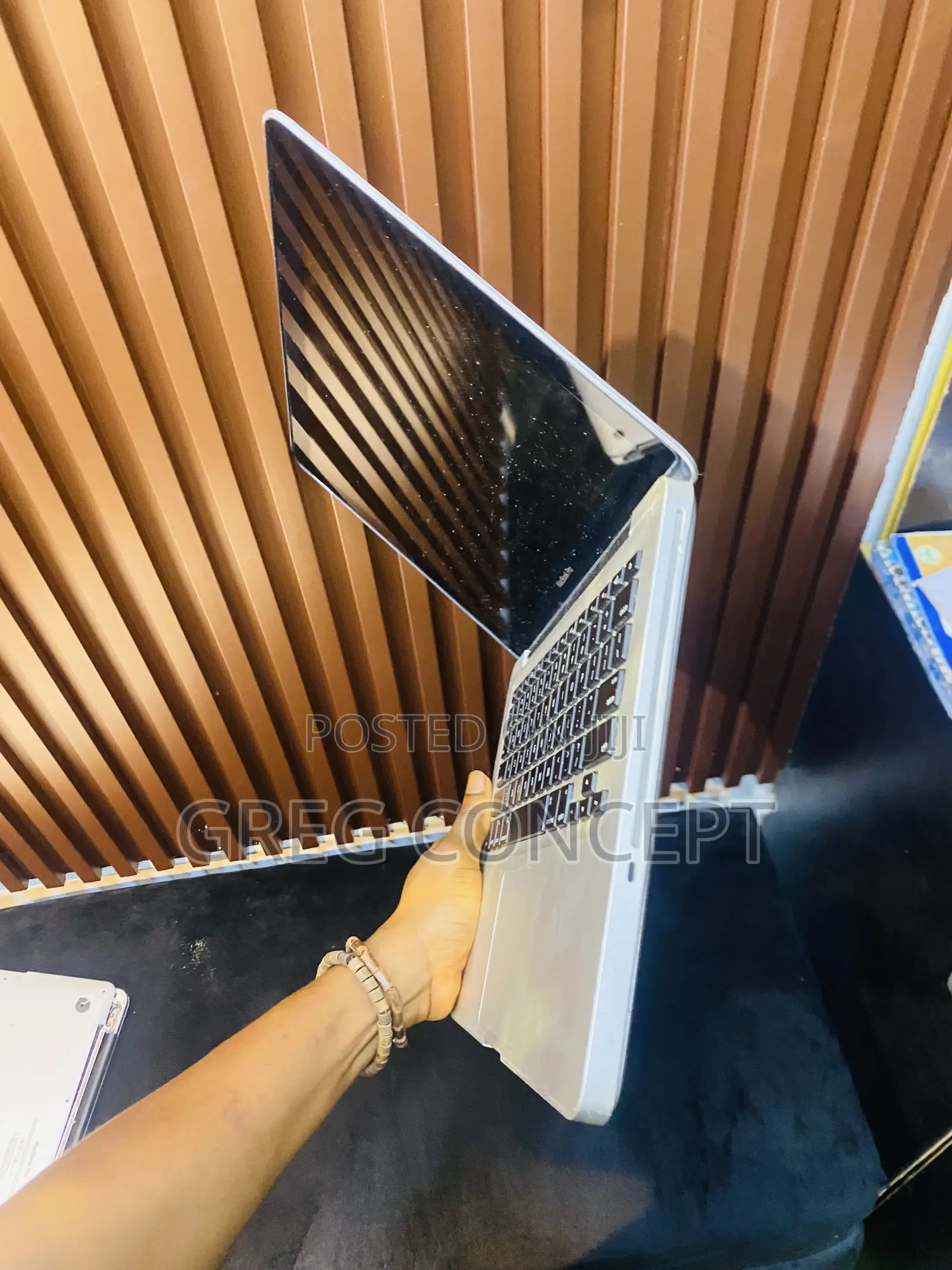 Laptop Apple MacBook Pro 8GB Intel Core I5 HDD+SSD 500GB